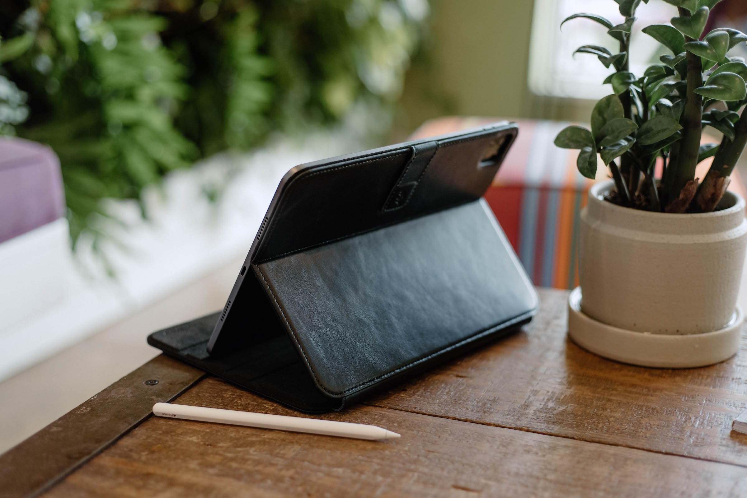 Amazon.com: Bullstrap Premium Full-Grain Leather iPad Case with