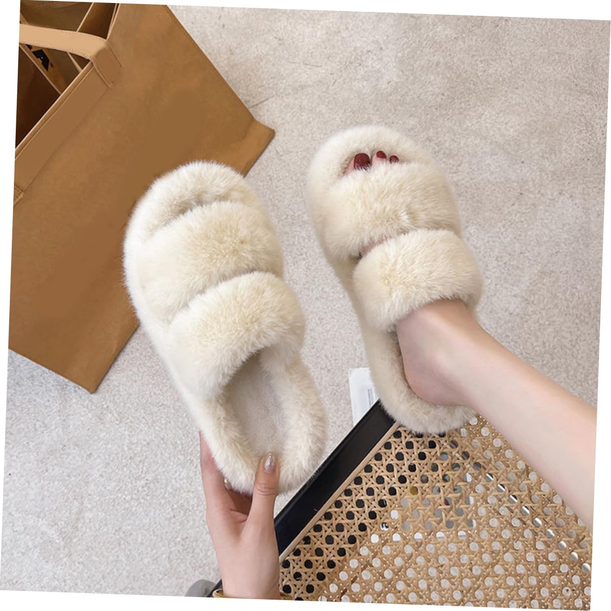 POPETPOP Pantofole Donna Peluche Calde e Comode per Casa in Gomma Antiscivolo, Stile Elegante e Morbido Pelliccia Bianca per Autunno e Inverno