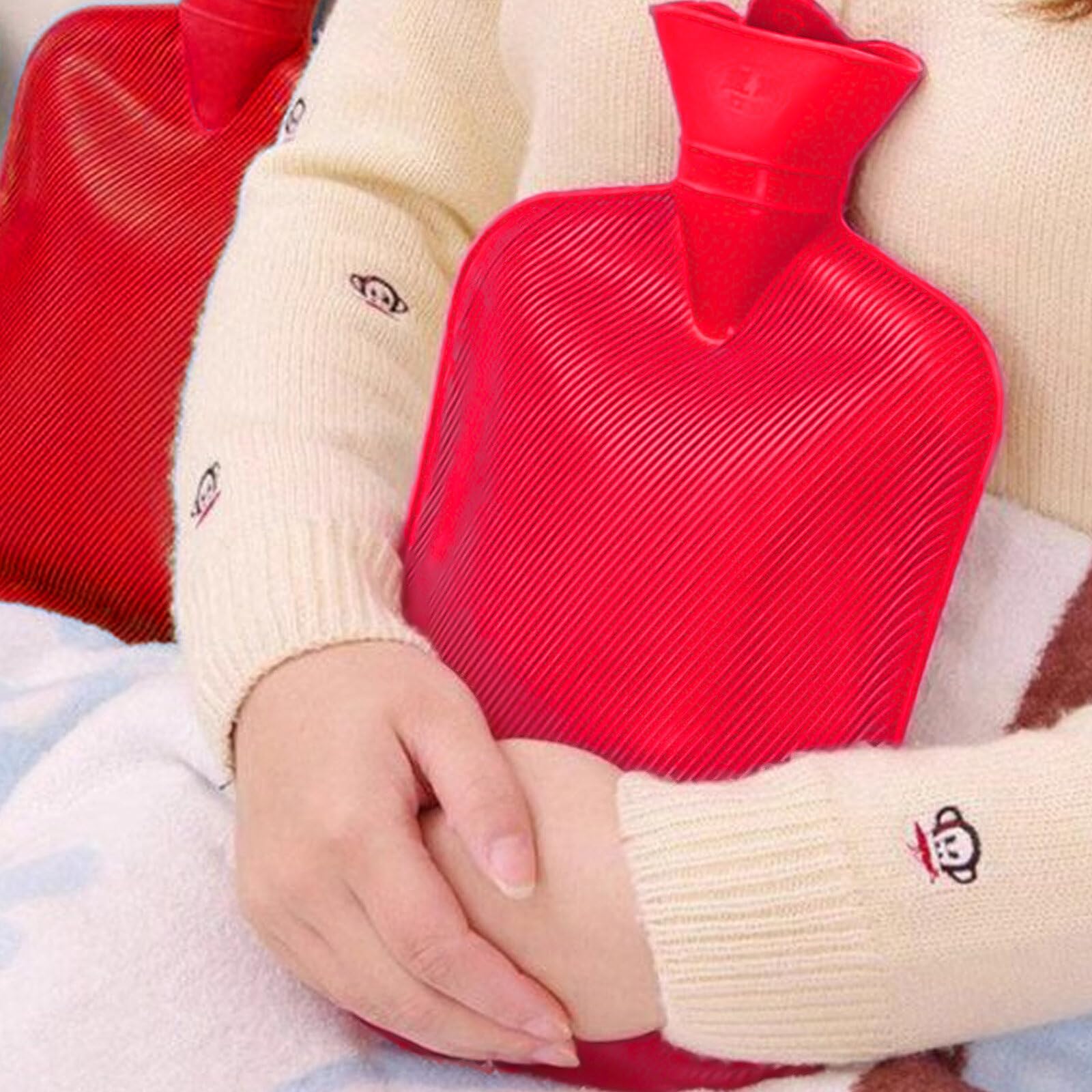 Pack de 2 botellas de agua caliente, sin funda, de caucho natural, segura y duradera, grande, 2 l, regalo para niños y adultos (rojo)