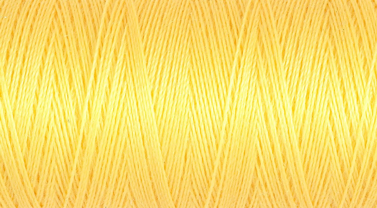 Gutermann Sew All Polyester Thread, 250Mtr, Primrose/baby Yellow (0852), 5.5 x 2.7 x 2.7 cm — image 1