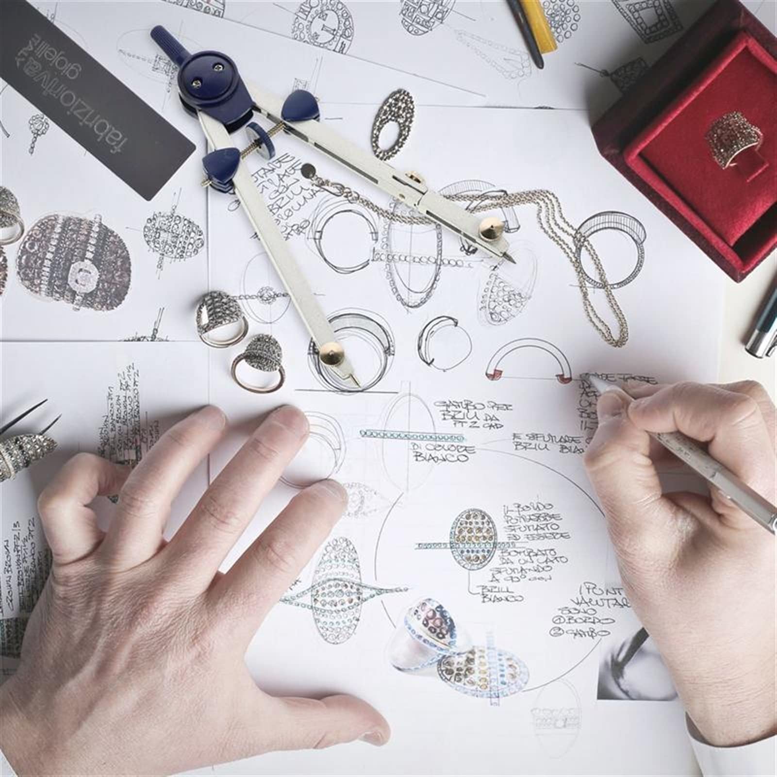 Ensemble de boussoles Compas de dessin pour la géométrie Compas mathématique pour la géométrie Les fournitures de boussole sont utilisées pour fabriquer des outils pour les ingénieurs en mathématique