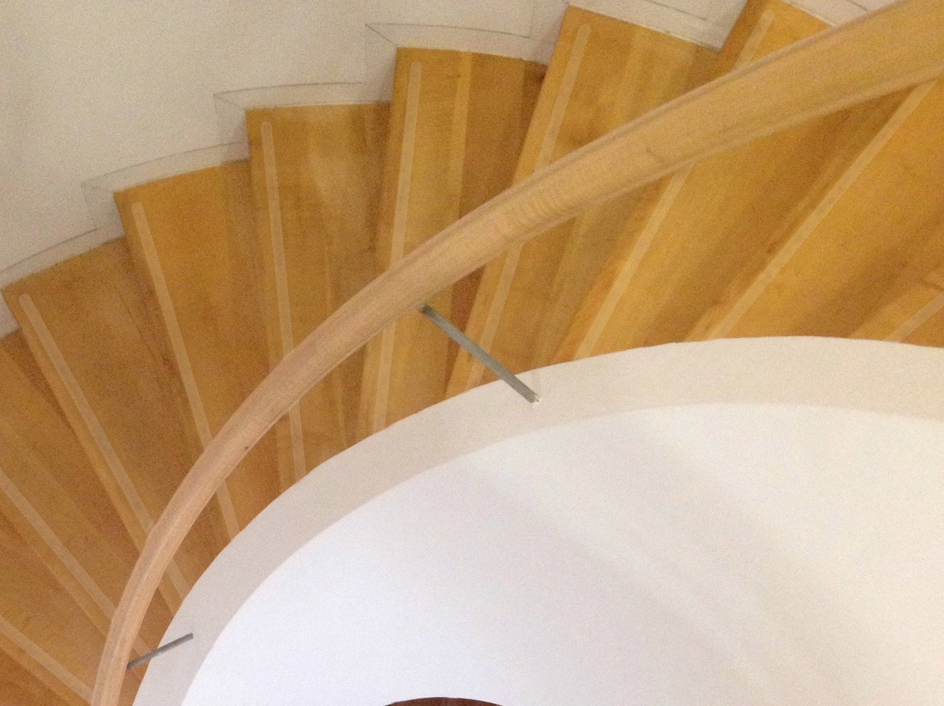 Kara Anti Rutsch Streifen transparent Treppe ca. 80 cm x 3 cm mit runden Enden (18)