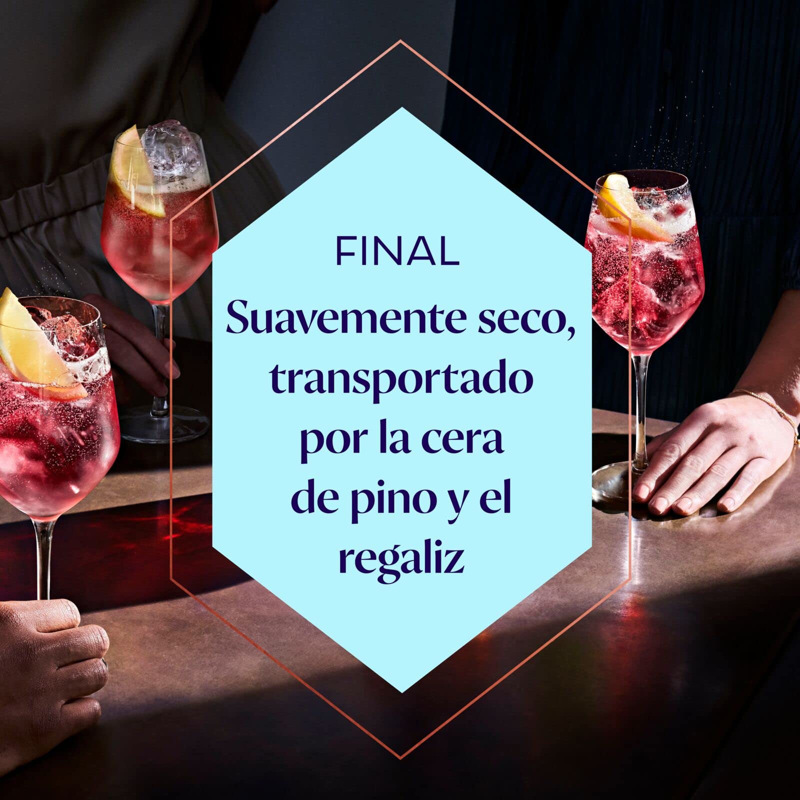 Bombay Bramble Distilled Premium, 37,5% vol., 70 cl / 700 ml, Blackberry & Rasberry Flavoured Gin, Ginebra de sabor y color 100% naturales procedentes de moras y frambuesas recién recogidas