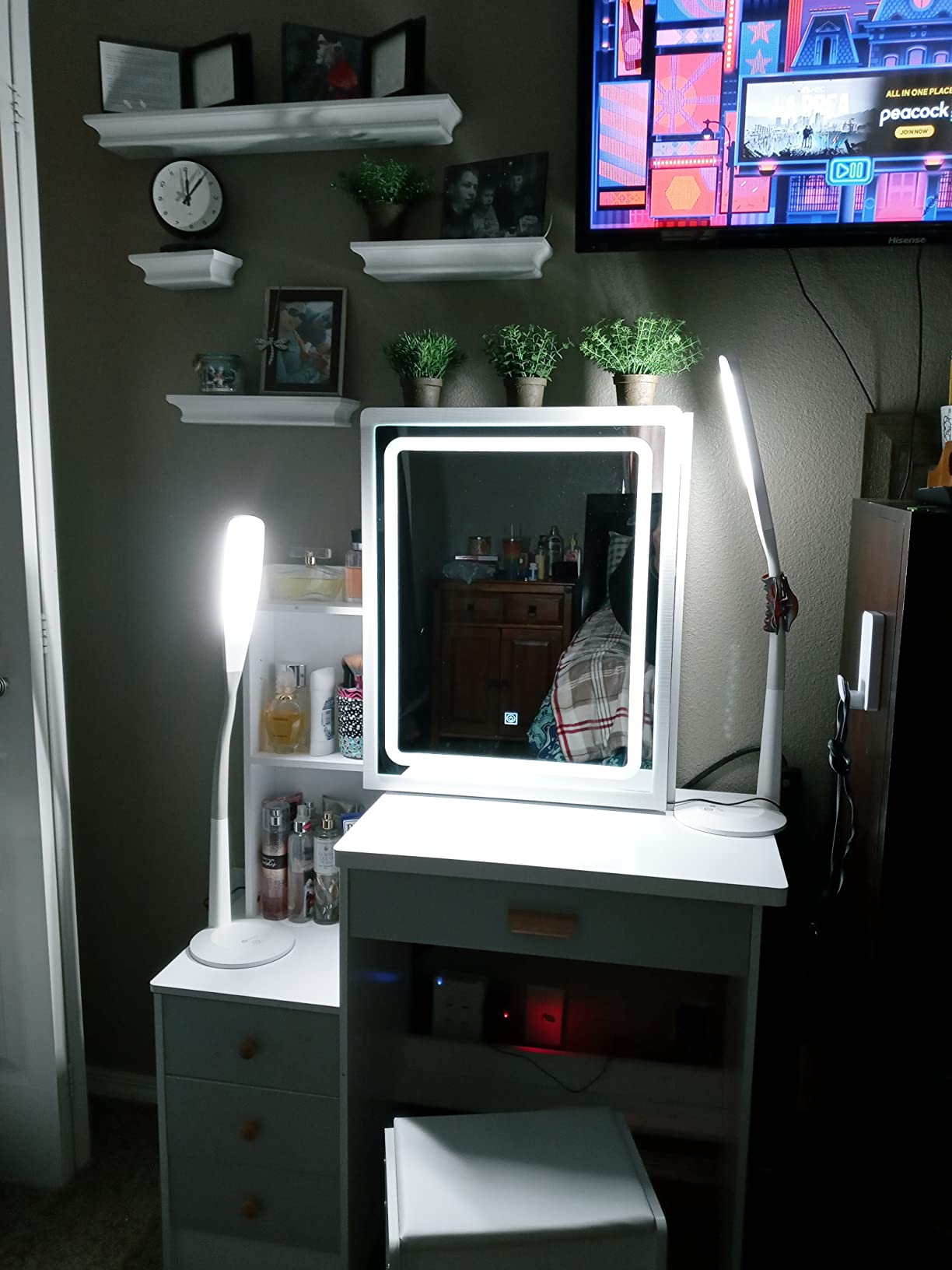 33/mo Finance FAMAPY Makeup Vanity with Lights and Drawers, Vanity