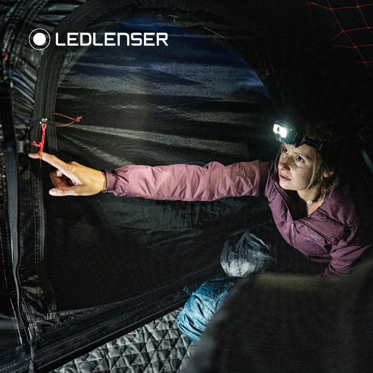 Ledlenser HF6R Signature Rechargeable Head Torch, 1000lm, 170m Beam, IP68 | Enfoque ajustable, hasta 60h de autonomía, 7 modos con RGB, 135g, frontal estanco, ideal para camping, senderismo | 2023