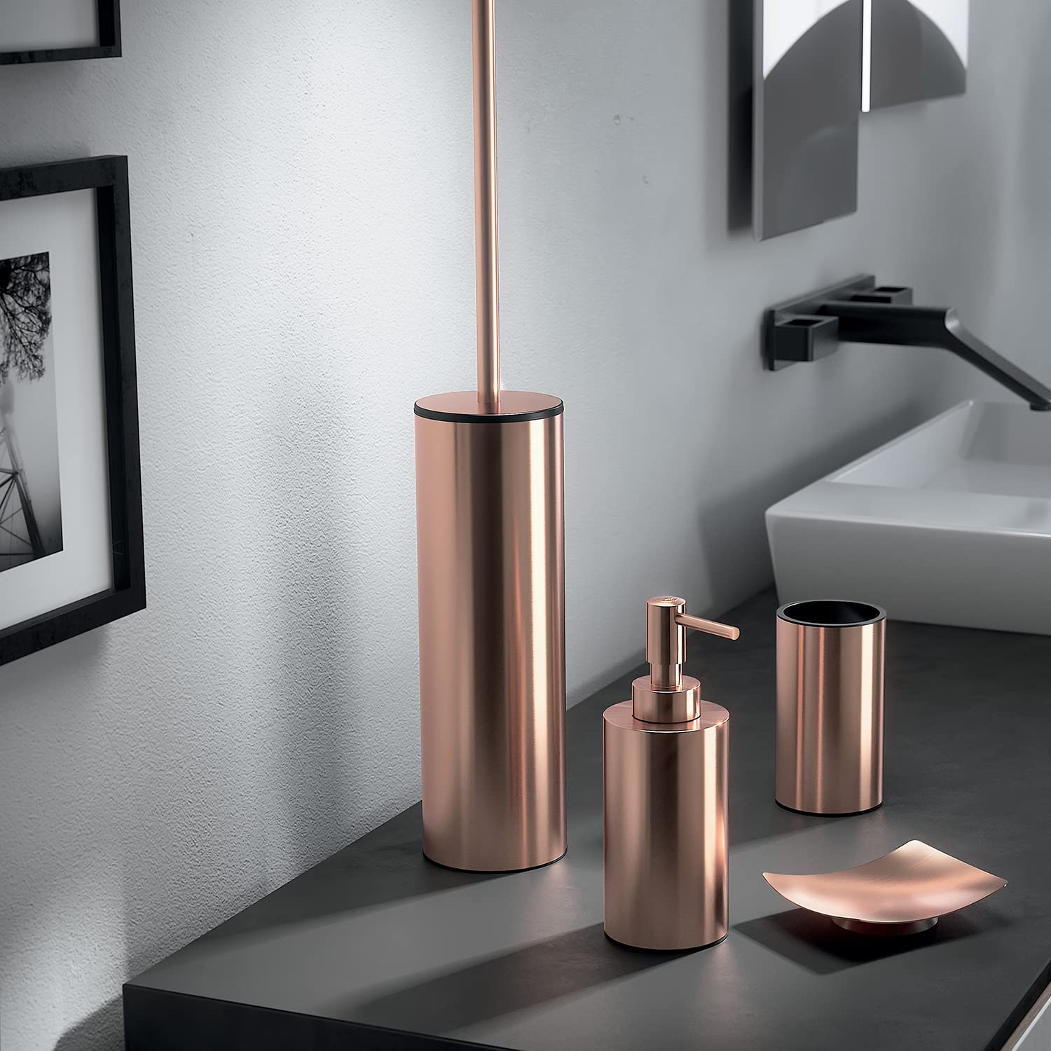 GEDY | Set Elettra 4 pièces, 1 Porte-Savon ; 1 Brosse WC ; 1 Distributeur de Savon et 1 Porte-Brosse à Dents, série fabriquée en Acier Inoxydable, Couleur Or Rose