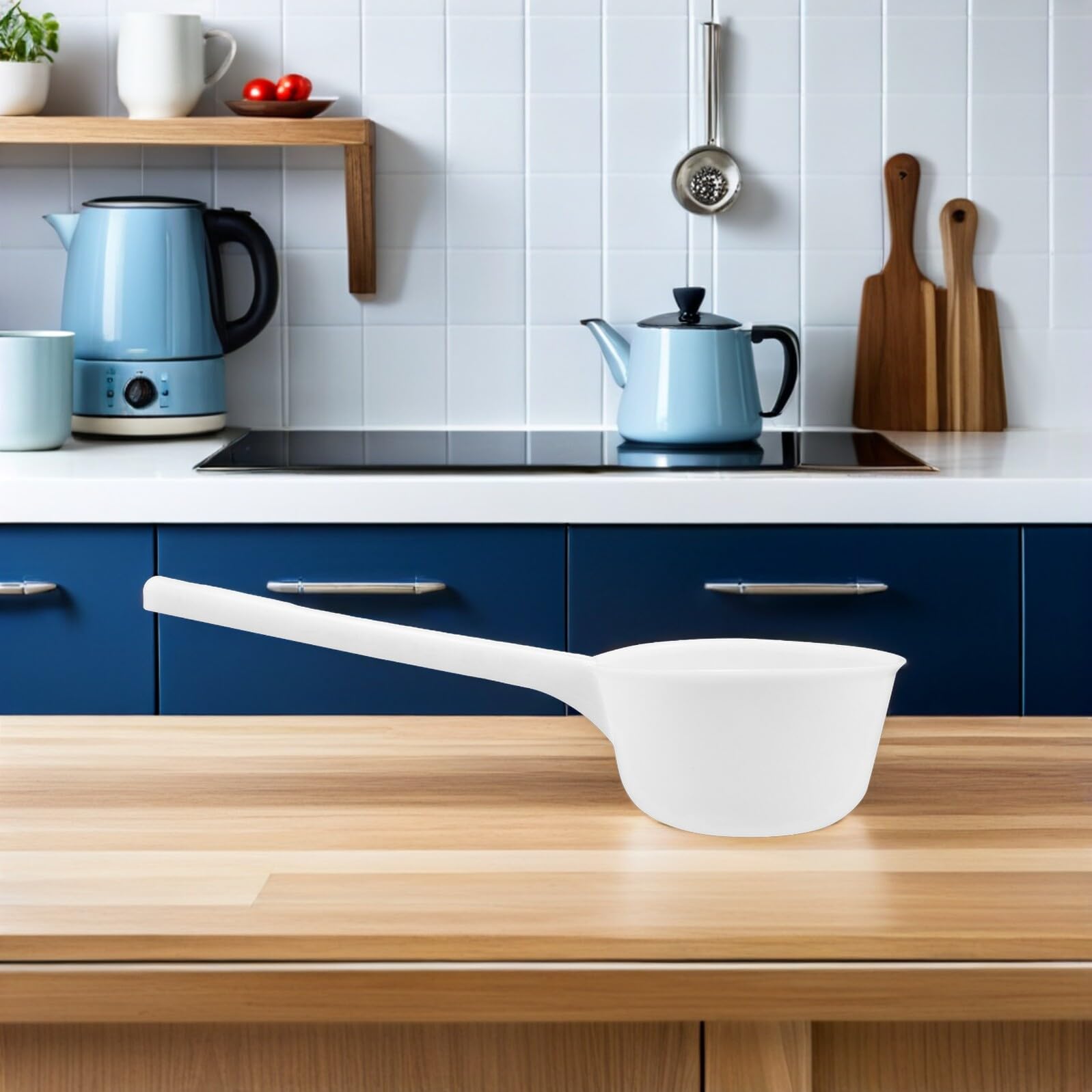 Cucharón de Agua de Plástico con Mango Largo Gran Capacidad para Cocina Baño y Jardín Multiusos y Fácil de Limpiar Cucharón Resistente para Uso Doméstico