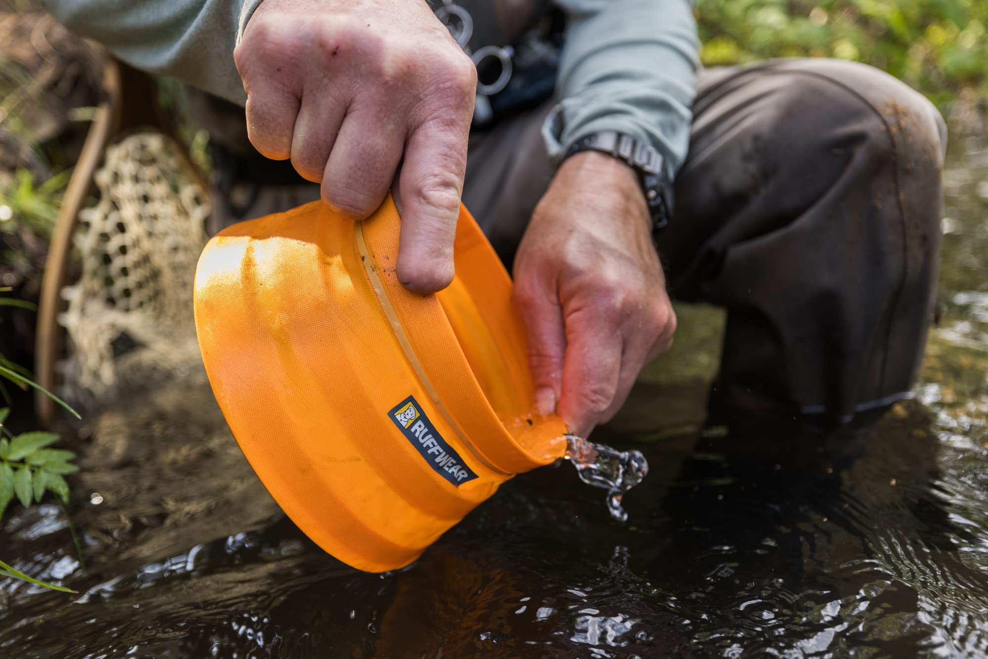 RUFFWEAR Bivy Składana miska dla psa, składana lekka podróżna miska na wodę dla psa i miska na karmę dla zwierząt domowych, składane podróżne miski dla psów i zwierząt, wodoodporna konstrukcja do pakowania, pomarańczowa