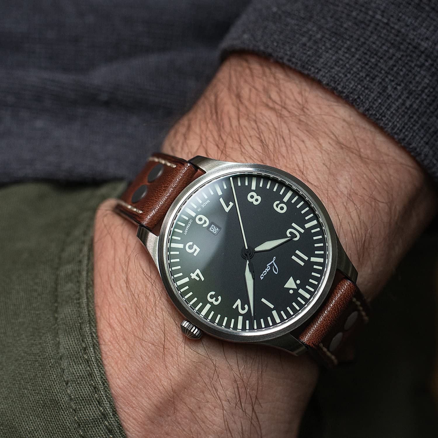 Laco Fliegeruhr Genf.2.D 40 Made in Germany – 40 mm Ø hochwertige Quarzuhr mit Datumsanzeige – Baumuster A – Einzigartige Qualität. Herausragende Verarbeitung – Wasserdicht