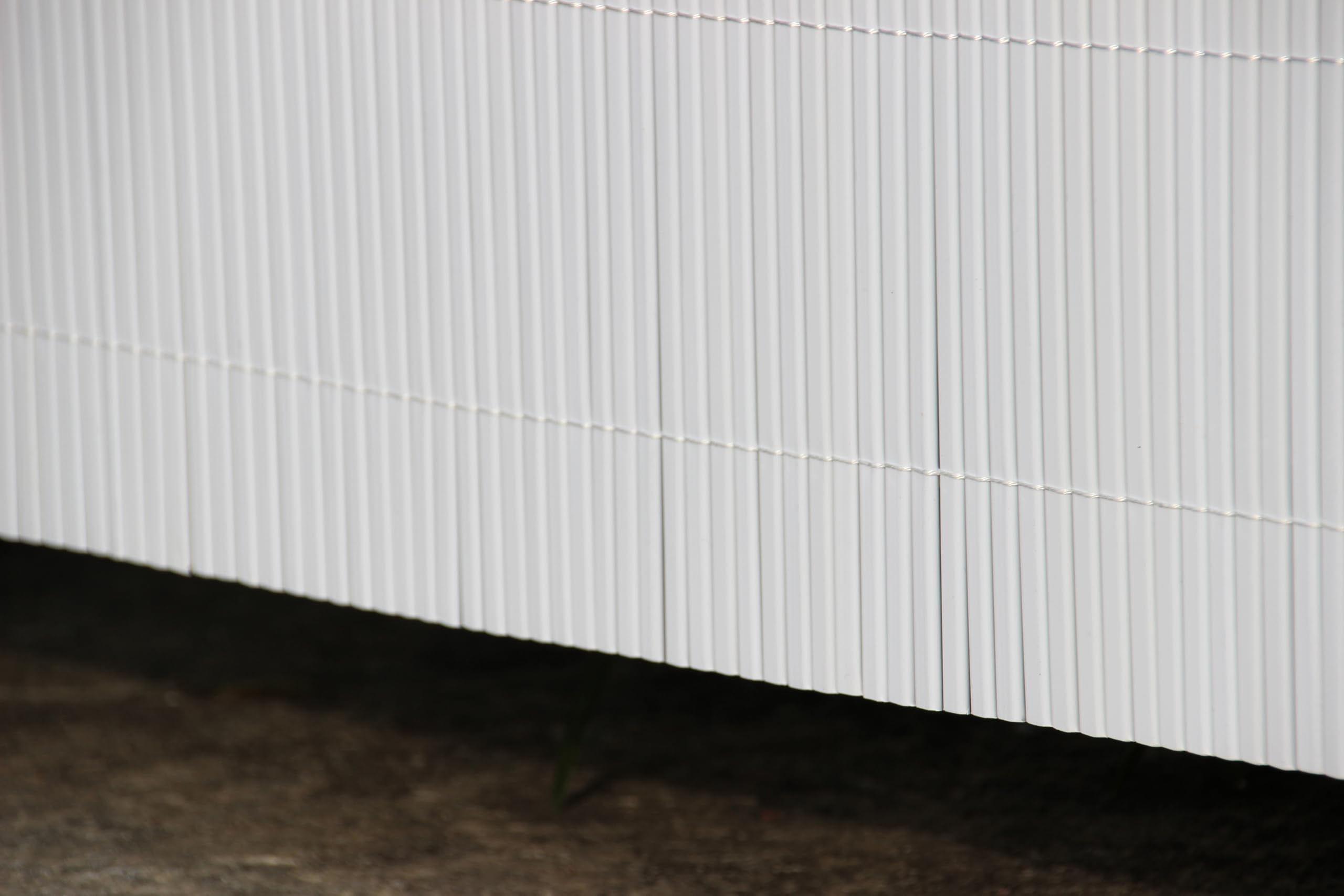 Canniccio sintetico effetto bambù bianco schermante UV design moderno per balconi e giardino Rotolo 5 m, varie altezze – FENCESHOP - H. 100 cm