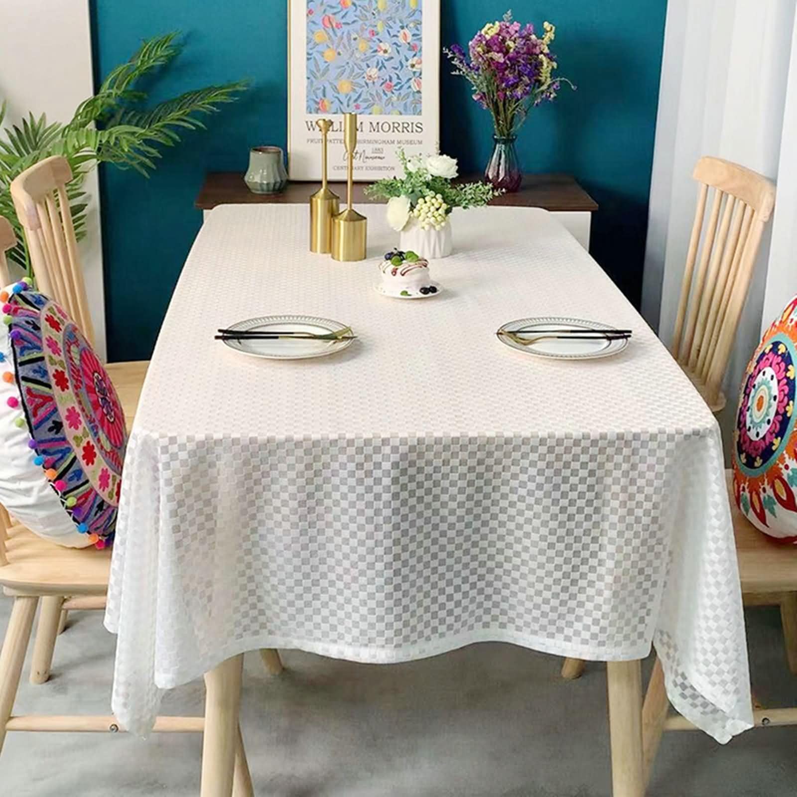 Nappe anniversaire et fête blanche rectangulaire 140 x 220 cm pour repas festifs