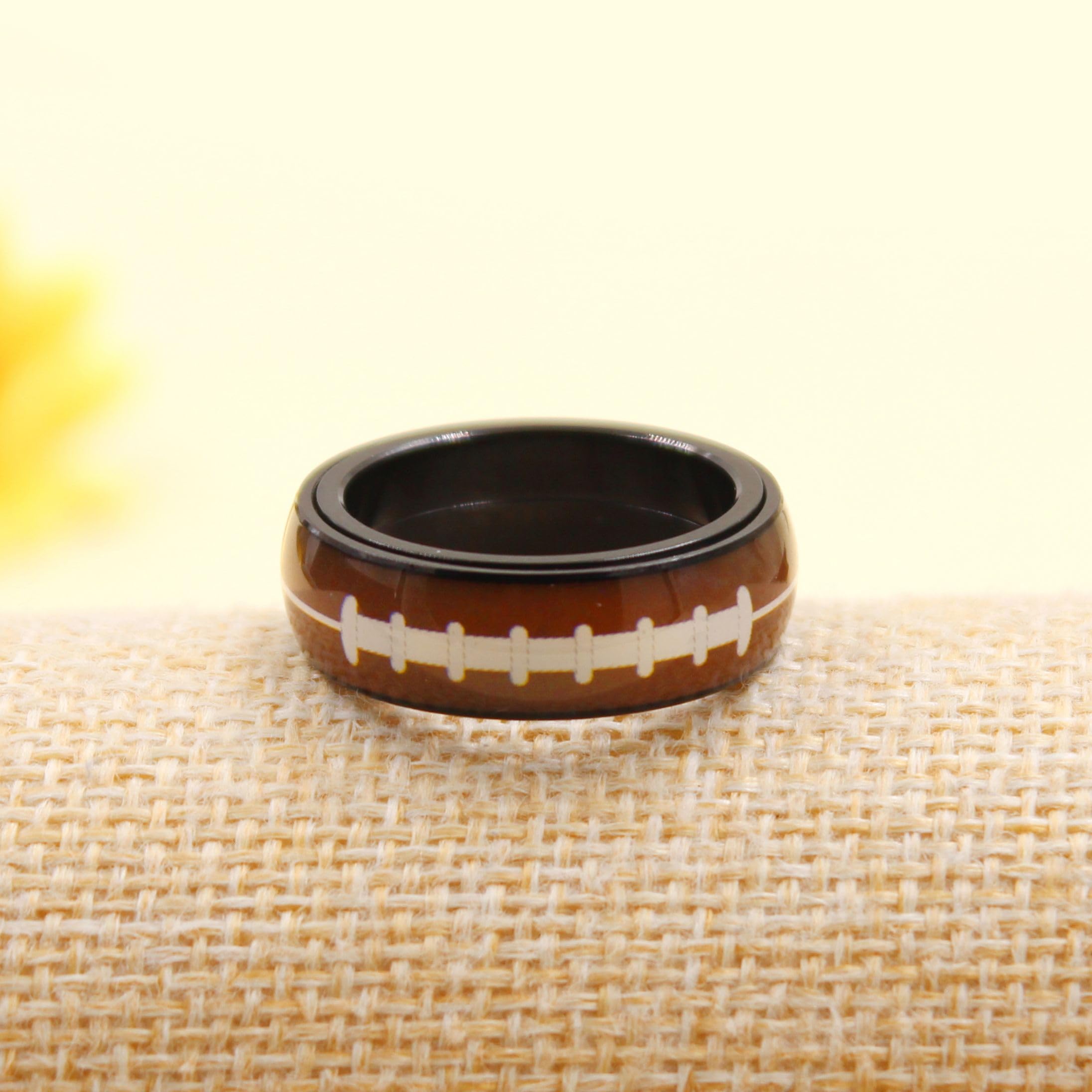 Anillo de Fútbol Americano Marrón de Acero Inoxidable para Hombre - Anillo Antiestrés Deportivo Tamaño R1/2