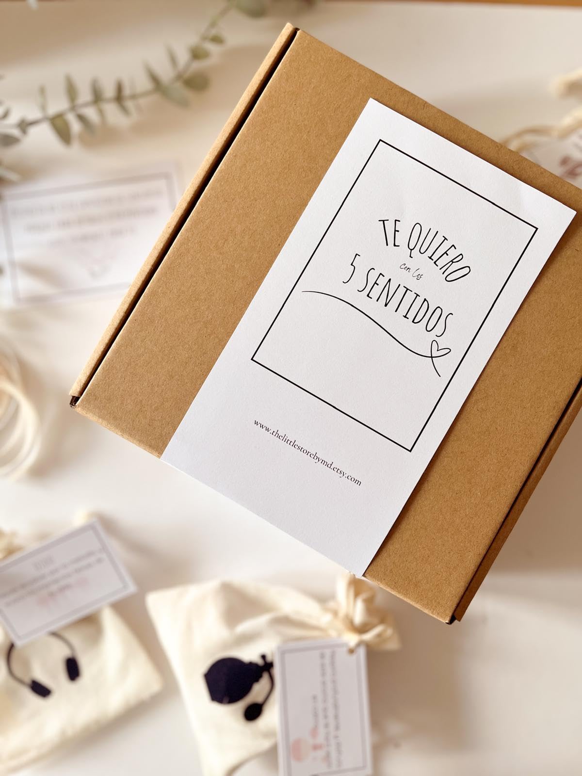 Caja Regalo de los 5 Sentidos con Saquitos de Algodón, Detalles Románticos Personalizados, Set de Regalo para Parejas
