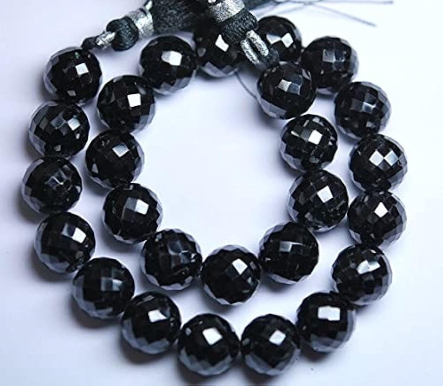 Perles spinelle noire 10mm facettées LKBEADS pour sublimer vos tenues au quotidien