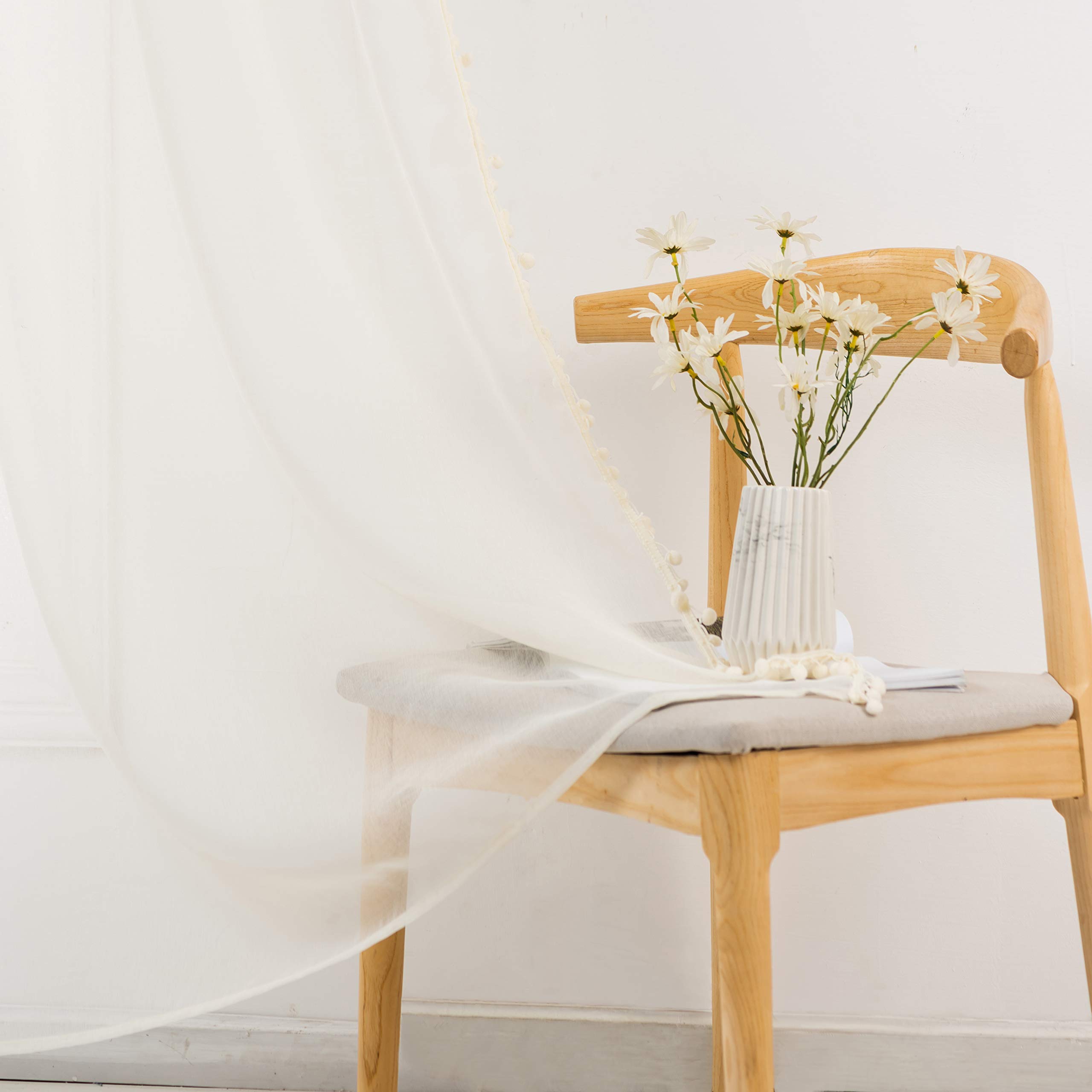 MISS SELECTEX Vorhänge in Leinenoptik mit Pompons und Quasten, Stangentasche, Voile, halbtransparente Vorhänge für Wohnzimmer und Schlafzimmer, Set mit 2 Vorhängen, 132,1 x 213,4 cm, elfenbeinfarben