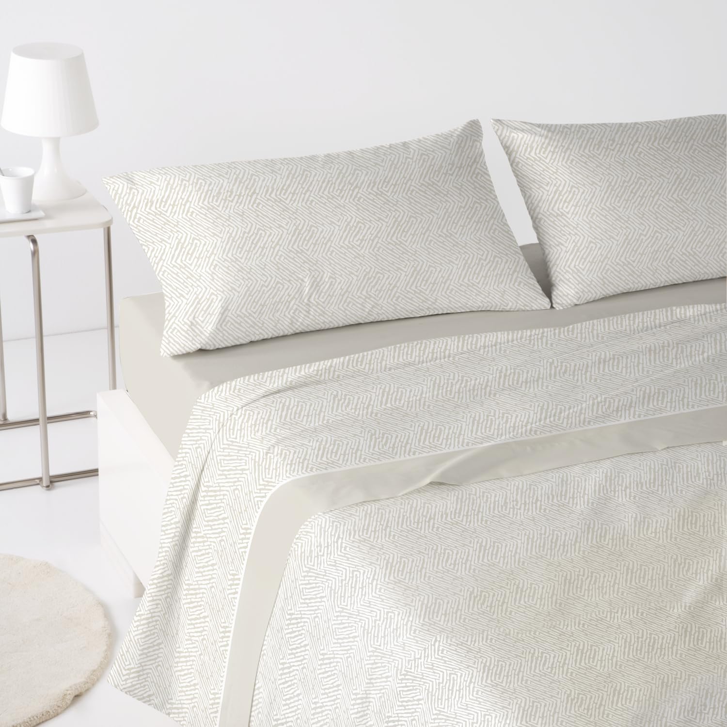 ANTILO TEXTIL - Juego de Sábanas - Color Beig - Cama 135/140 cm - Coralina - Incluye: Encimera, Bajera y 1/2 Fundas de Almohada (Alay Beig)