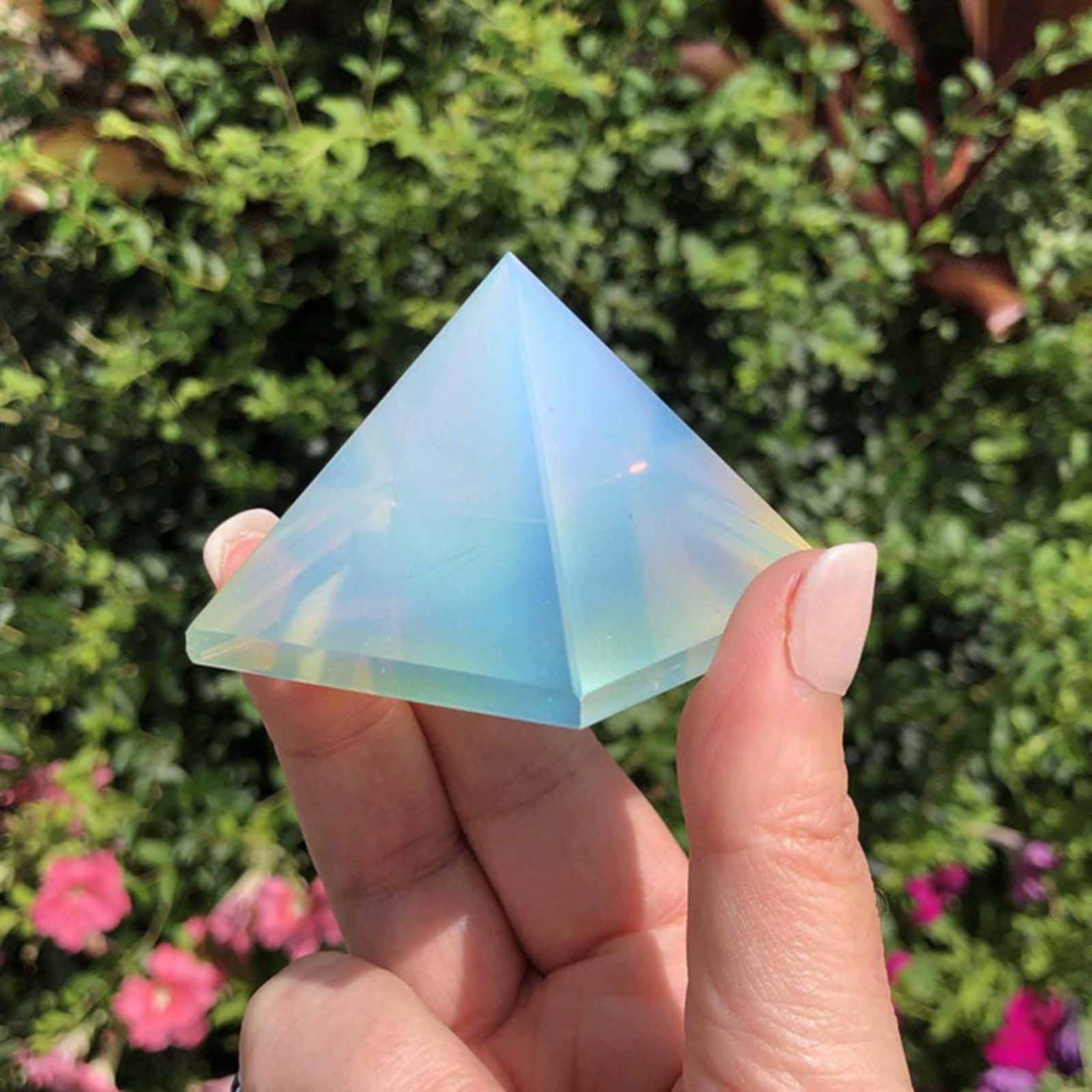 Natürliche Geschnitzte Chakra-Opalkristall-weiße Pyramide