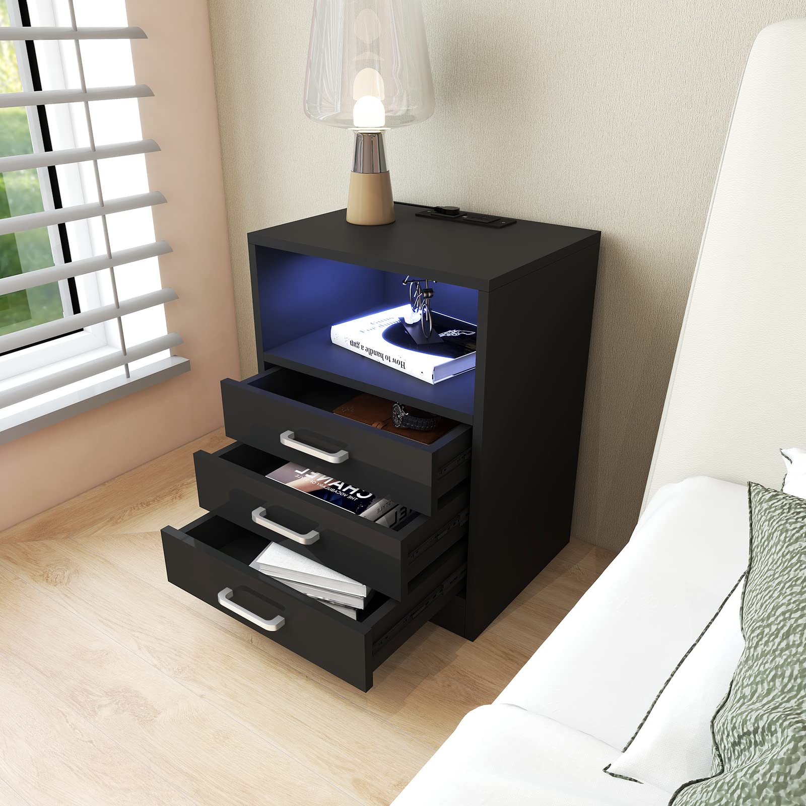Comodino Con Luci LED E Stazione Di Ricarica – 3 Cassetti, 16 Colori E 4 Modalità, Nero (45x40x67cm) Per Camera Da Letto - 4