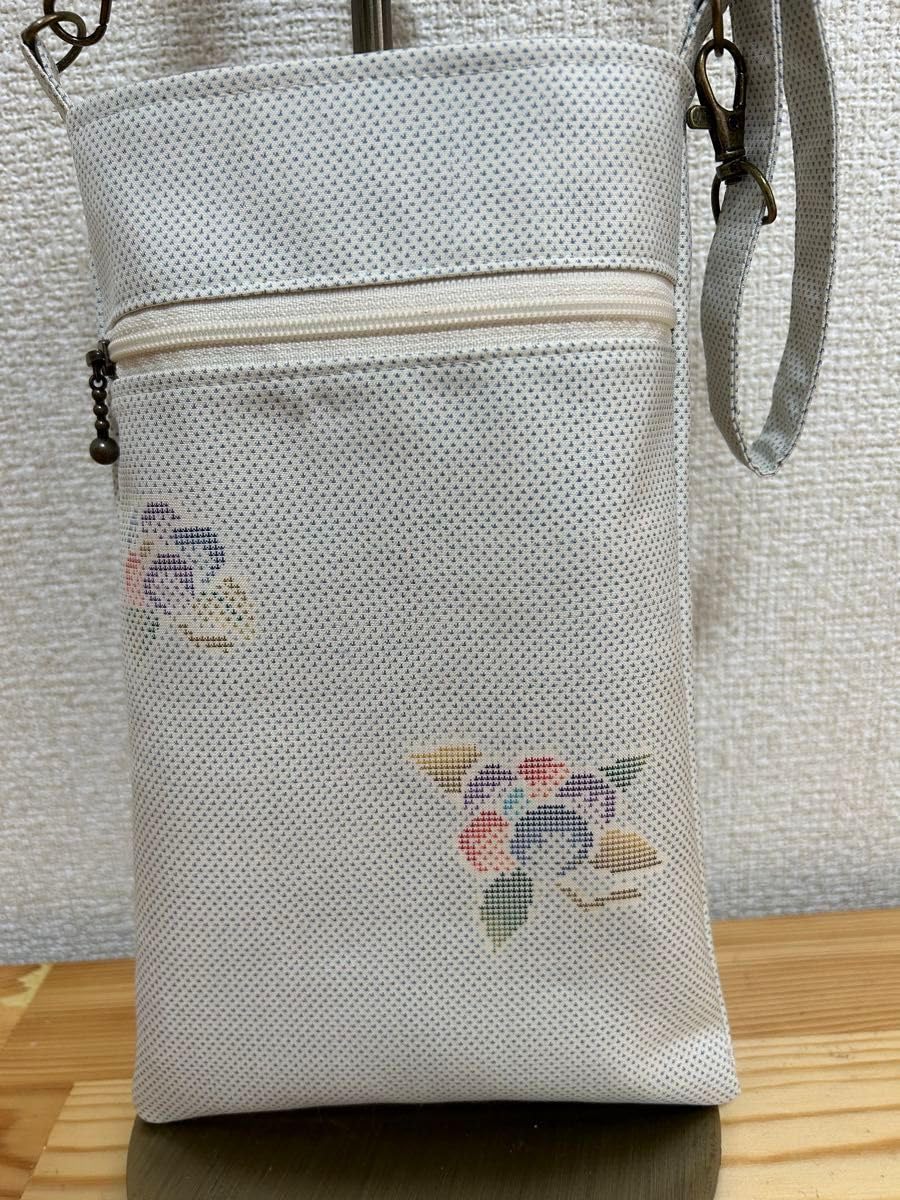 正絹大島紬スマホポーチ・サコッシュ　おまとめ せーこー様おまとめ 正絹大島紬スマホポーチ・サコッシュ - メルカリ