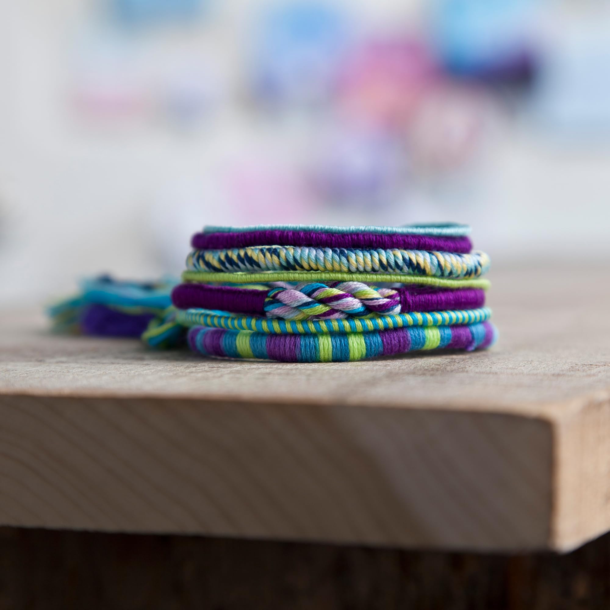 Goliath - LOOPDEDOO – Kit de Bracelets d'Amitié DIY pour Enfants dès 8 ans - Métier à Tisser Rotatif Facile et Fun - 12 Fils 100% Coton Inclus - Activité Créative Filles & Garçons - Idée Cadeau
