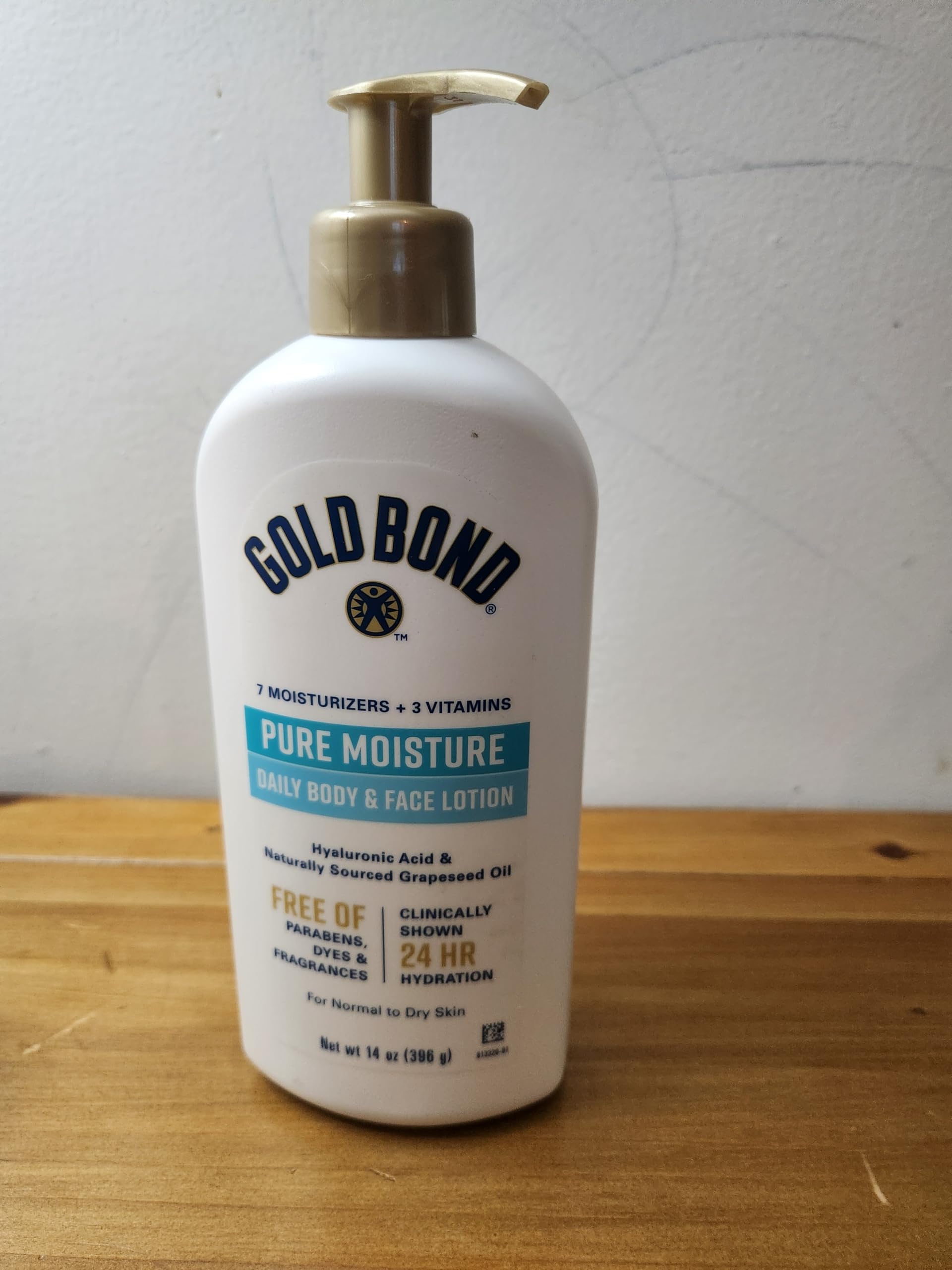 Gold Bond Pure Moisture Lotion, 14 oz., Ultra-lightweight Daily Body and Face Lotion