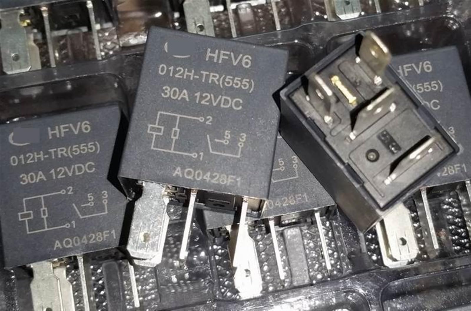 HFV6 012H-TR/012H-TR(555) HFV6-G 12-HT-R/12-HT-R(559) 12-HT-R(933)/12-HT-R(265) (V6-1A- 12V-30A/35A) Relais 4 Broches 1 pièces (Size : HFV6 012H-TR(555))