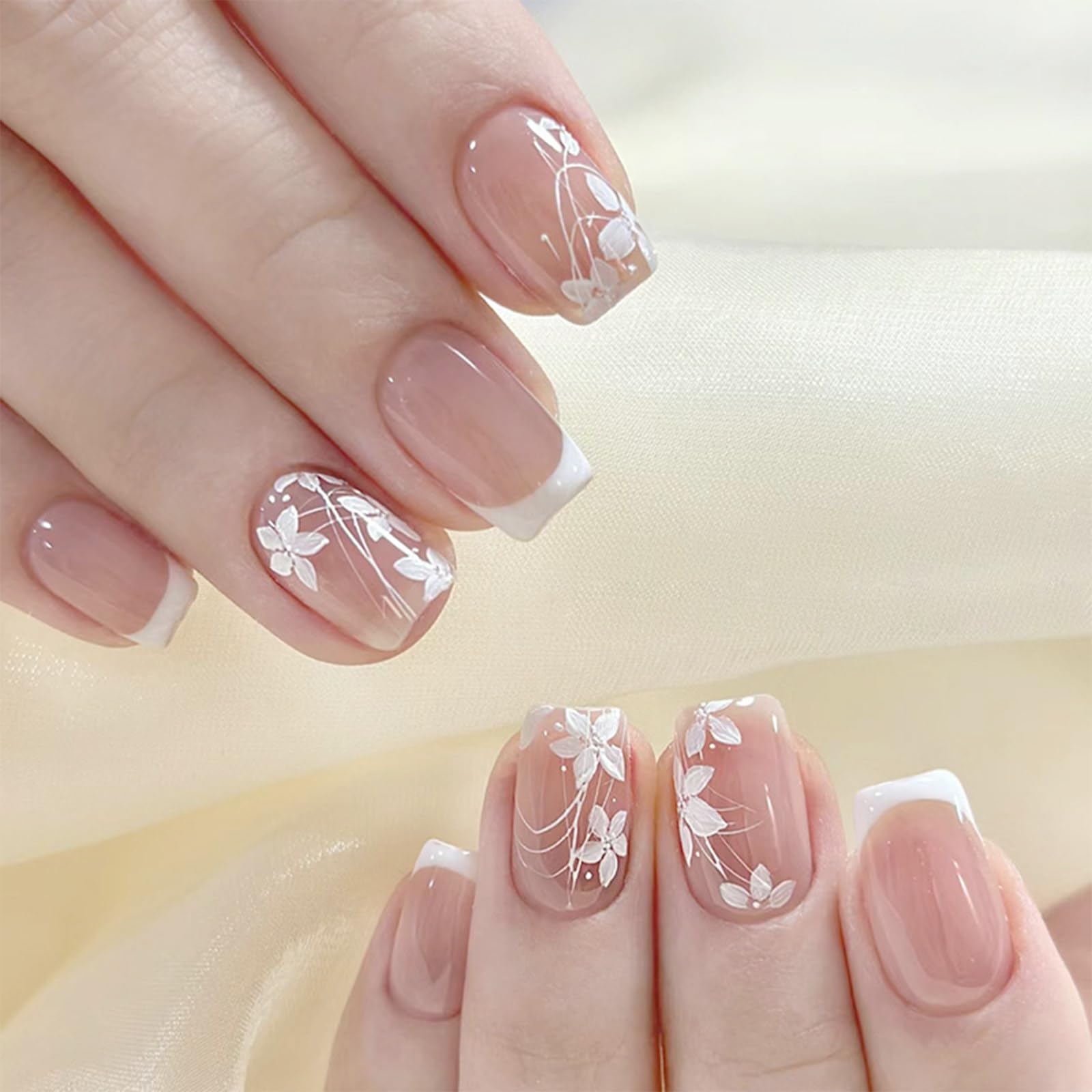 24Pcs Spring Summer Press on Nails Short Square Fake Nails French Tip Design Glossy Glue on Nails with Floral Glossy Nude False Nails Full Cover Stick on Nails Acrylic Nails for Women or Girl Manicure
