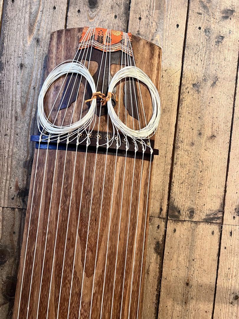 Amazon.co.jp: すだれ彫り 13弦 琴 箏 和楽器 弦楽器 伝統工芸 楽器