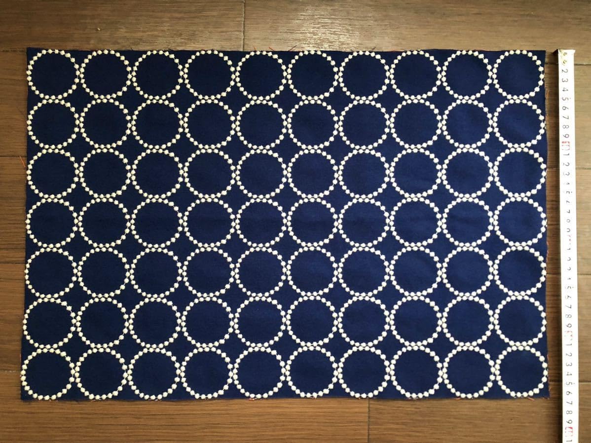 ミナペルホネン 住む ファブリック タンバリン ネイビー 生地 