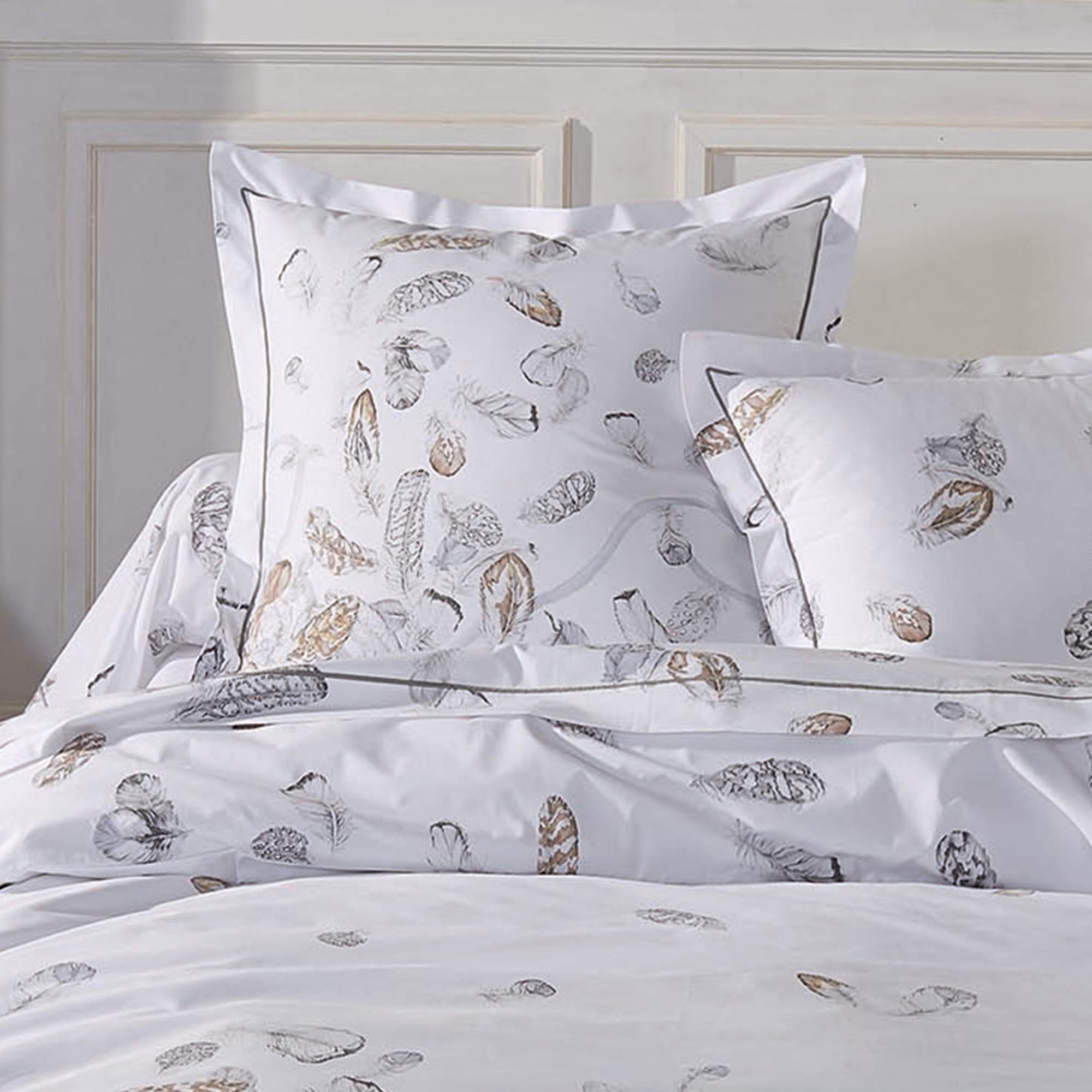 Linnea Funda de almohada de 65 x 65 cm, percal de algodón, diseño de plumas