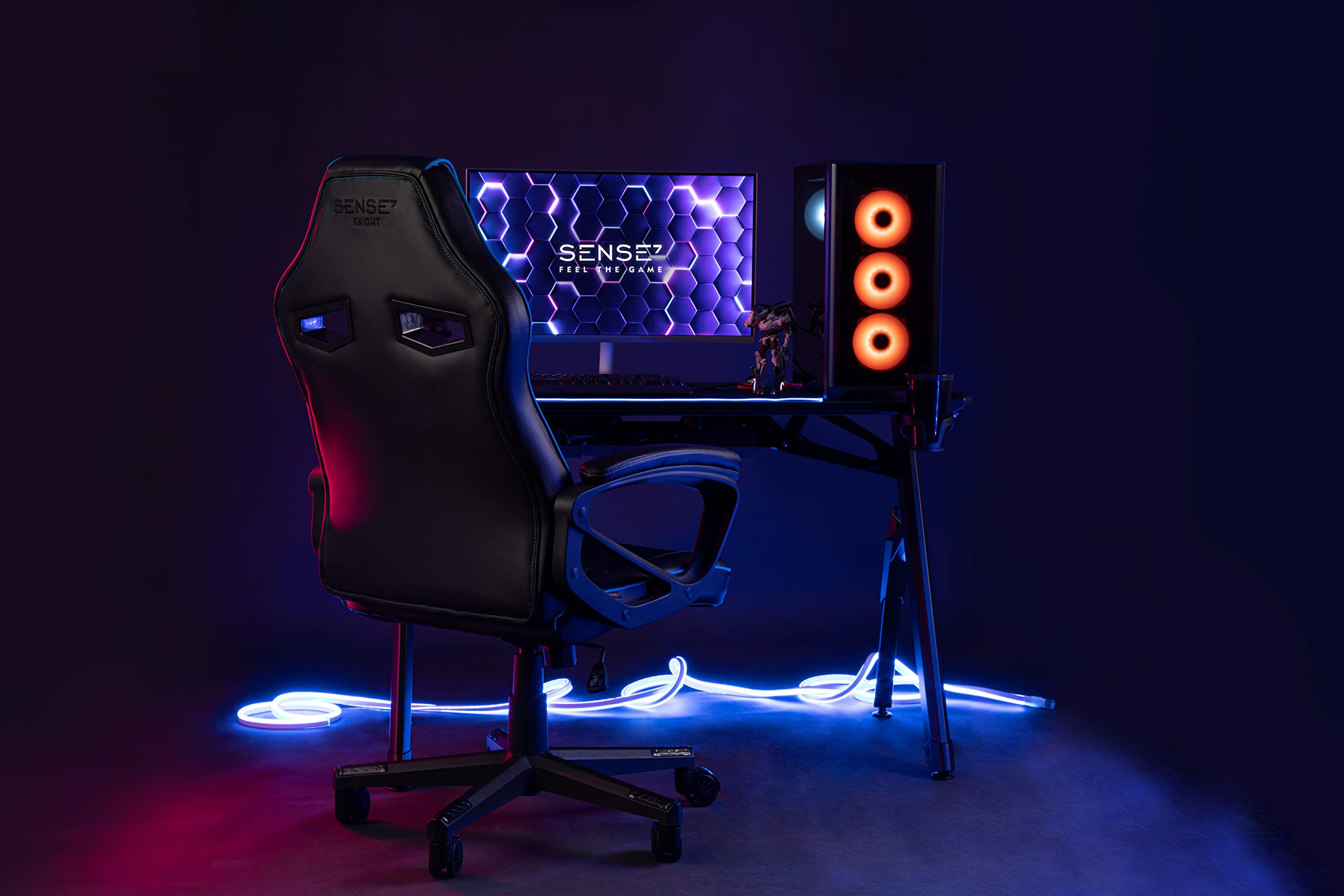 SENSE7 Poltrona da gioco Knight, ergonomico con cuscini lombari regolabili, sedia da gioco con oscillazione, braccioli imbottiti, sedia da ufficio in similpelle fino a 120 kg, sedia PC nera-rossa