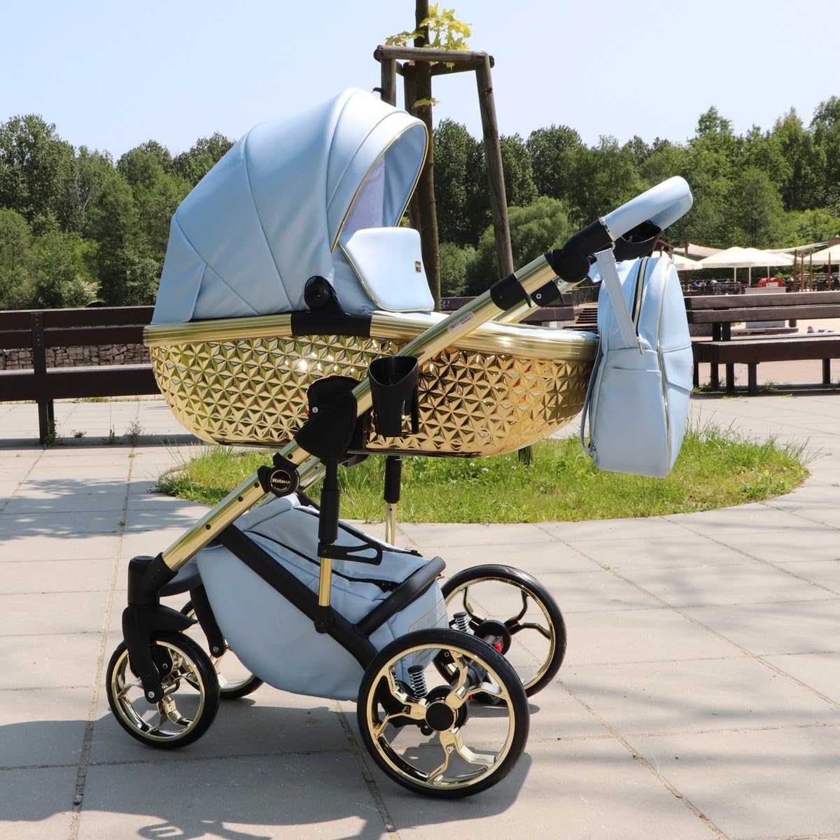 Passeggino Ritmo Trio BBtwin ecopelle con accenti dorati o argentati. Carrello 3 pezzi 3in1 eco-pelle completo di accessori. Blu