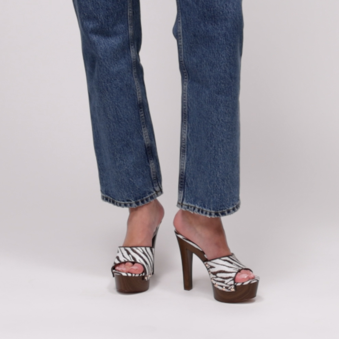 Amazon.com | Jessica Simpson Cynlia Studded Platform Sandal