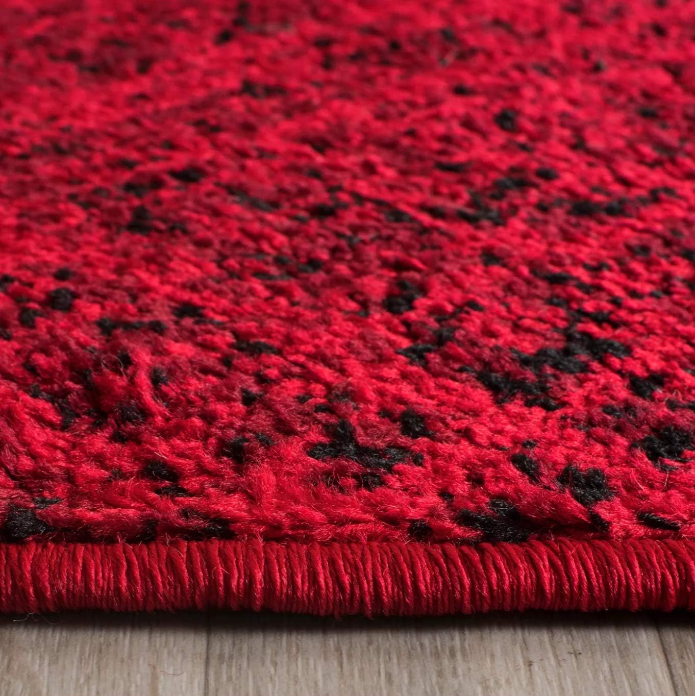 SAFAVIEH Adirondack Collection Area Rug - 4' Round, Red & Black, Modern Abstract Design, Non-Shedding & Easy Care, Ideal for High Traffic Areas in Living Room, Bedroom (ADR116F)
