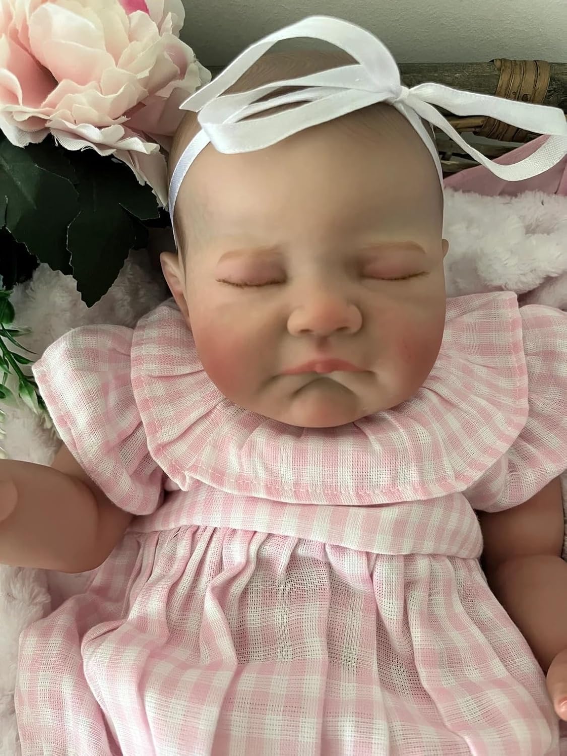 cosheng Reborn Baby Dolls Girl 19 Inch Realistic Reborn Baby Doll That Look Real Silicone Baby Dolls Sleeping Newborn Baby Doll with Cloth Body Toy Gift for Kids Age 3+