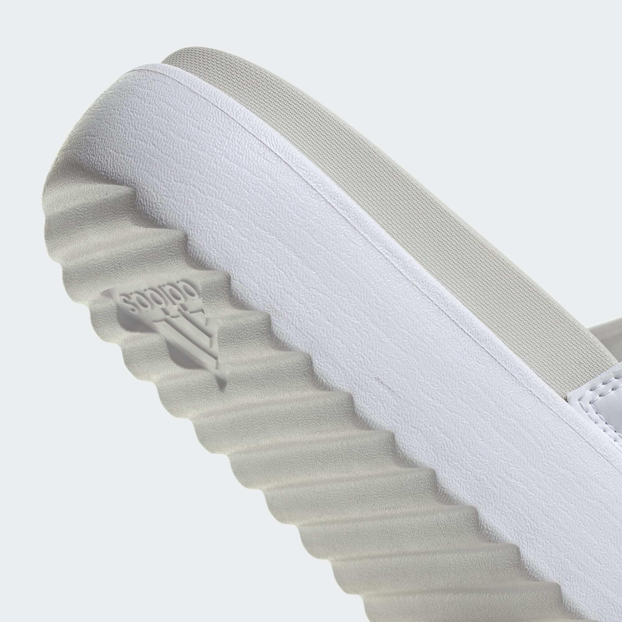 adidas Kobiety Adilette Platform Slides, Cloud White/Zero Metalic/Grey One, 40.5 EU
