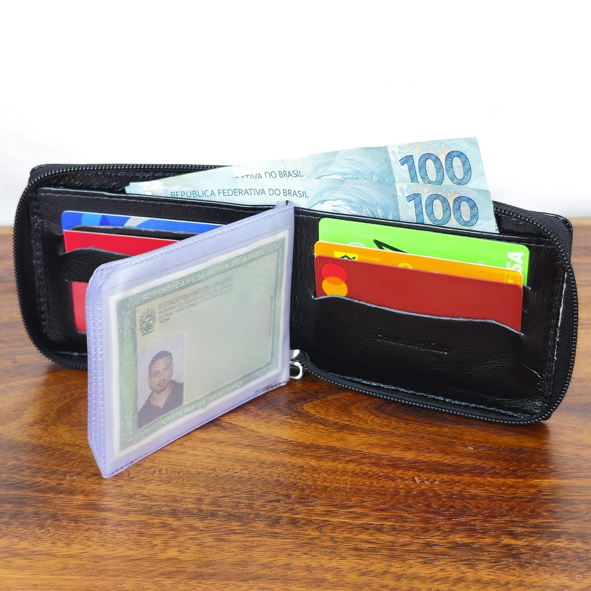 Carteira Com Zíper Masculina De Couro Legítimo RG CNH Cédulas Moedas Cartões Antifurto Proteção RFID em promoção! Veja a oferta e mais achadinhos de Carteiras & Cintos 7 Hoje é o melhor dia para comprar Carteira Com Zíper Masculina De Couro Legítimo RG CNH Cédulas Moedas Cartões Antifurto Proteção RFID com aquele preço maroto! Promoção! Aproveite a oferta! 7