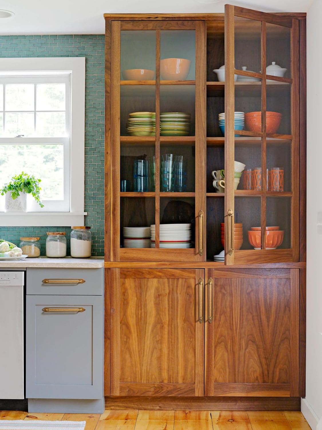 Goo-Ki 2 Pack Antique Brass Cabinet Handles with Backplate, 5 Inch Hole Center Zinc Alloy Kitchen Drawer Pulls Hardware with Spacer/Base Plate