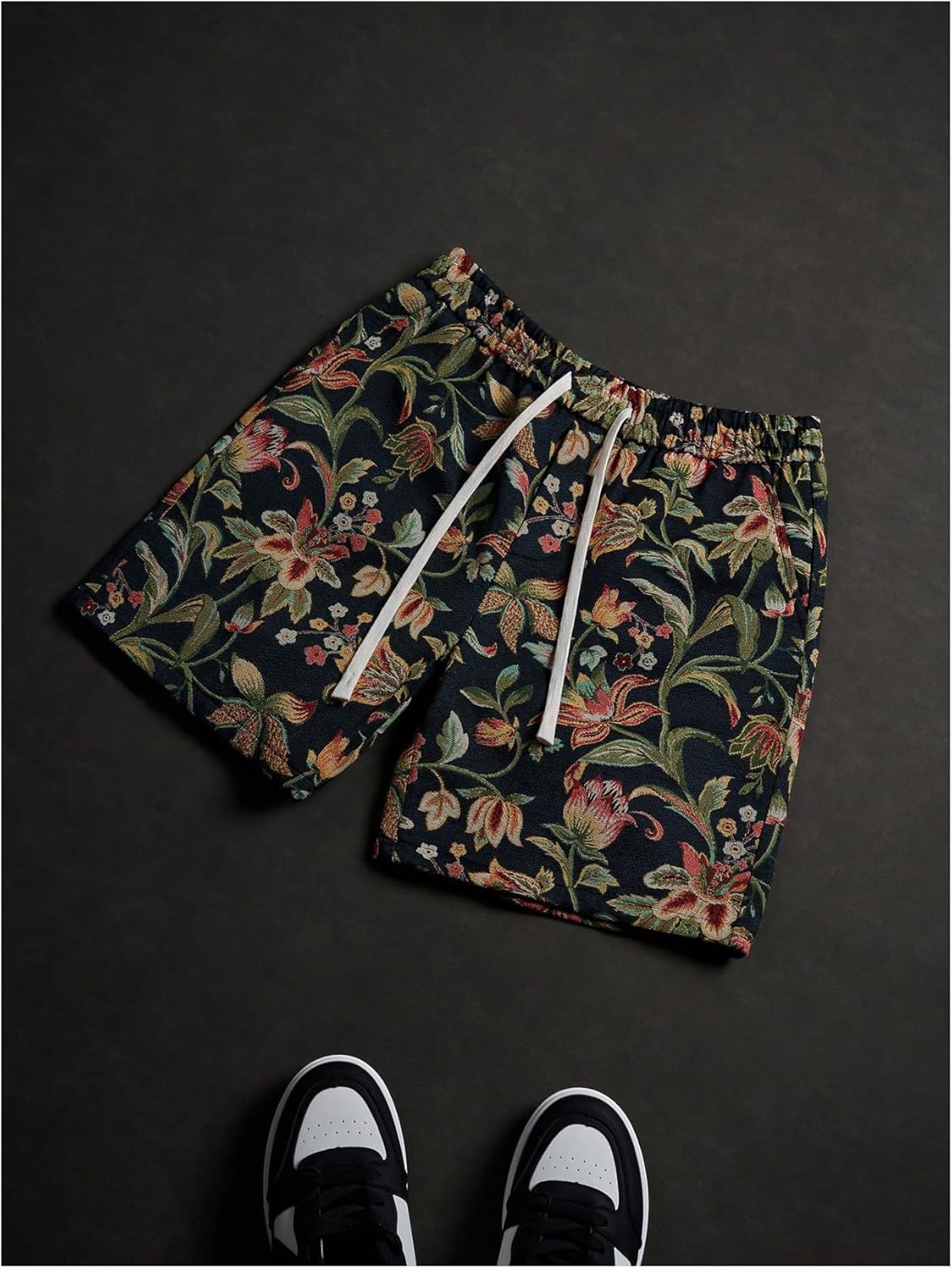 Men's Floral Shorts Drawstring Waist Summer Vacation Beach Shorts with Pockets - Image 4