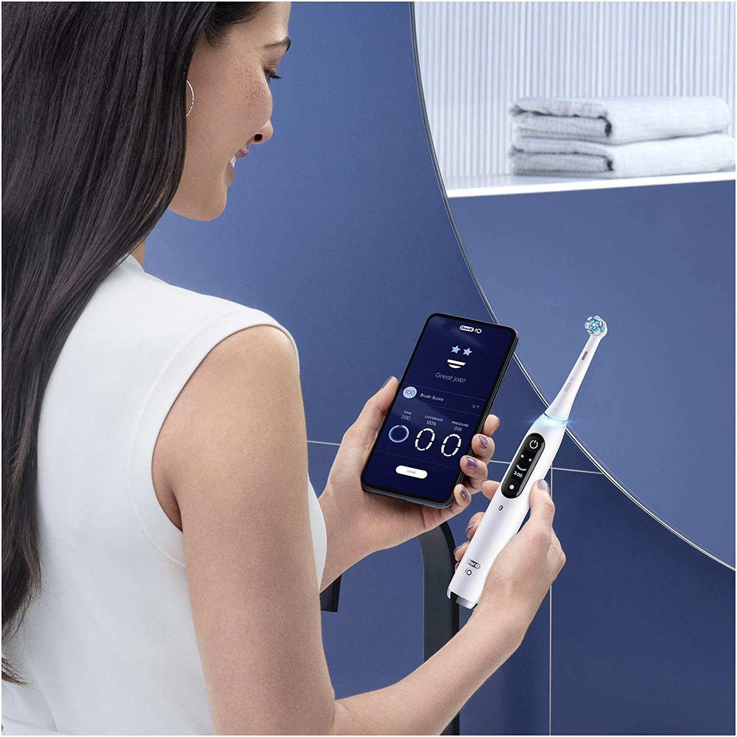 Oral-B iO9 Elektrische Zahnbürste mit wiederaufladbarem Griff, magnetische Technologie von Braun, 1 Ersatz, Farbdisplay, Ladegerät, Magnethülle und Reiseetui, Weiß