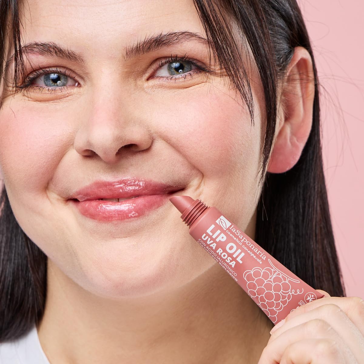 La Saponaria | Lip Oil Bio 12 ml, Olio Labbra Rimpolpante e Nutriente con Acido Ialuronico, Lip Oil Effetto Gloss Specchiato, Utilizzabile anche come Lip Mask o Maschera Labbra (uva rosa) - 4