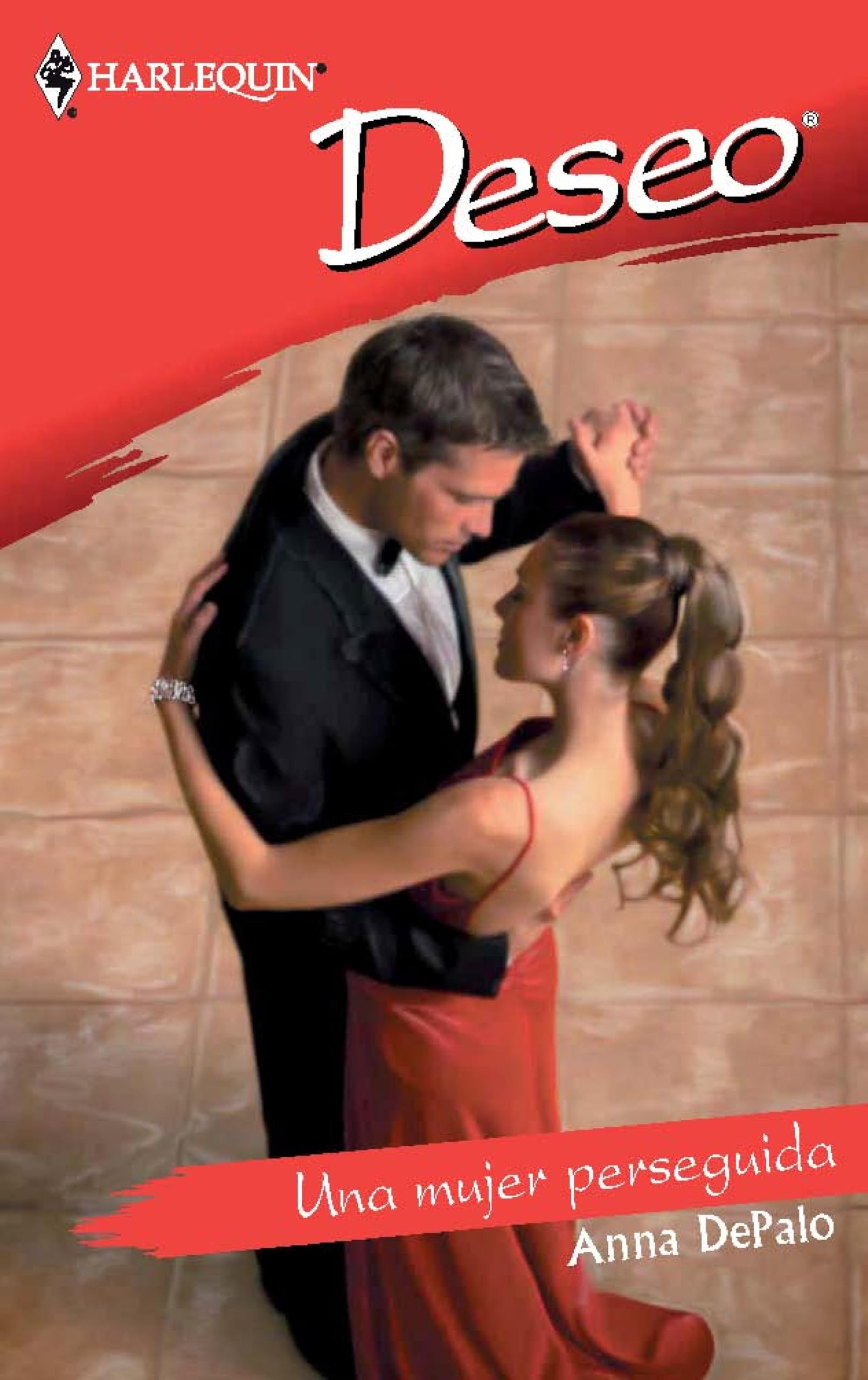 Una mujer perseguida (Deseo) (Spanish Edition)