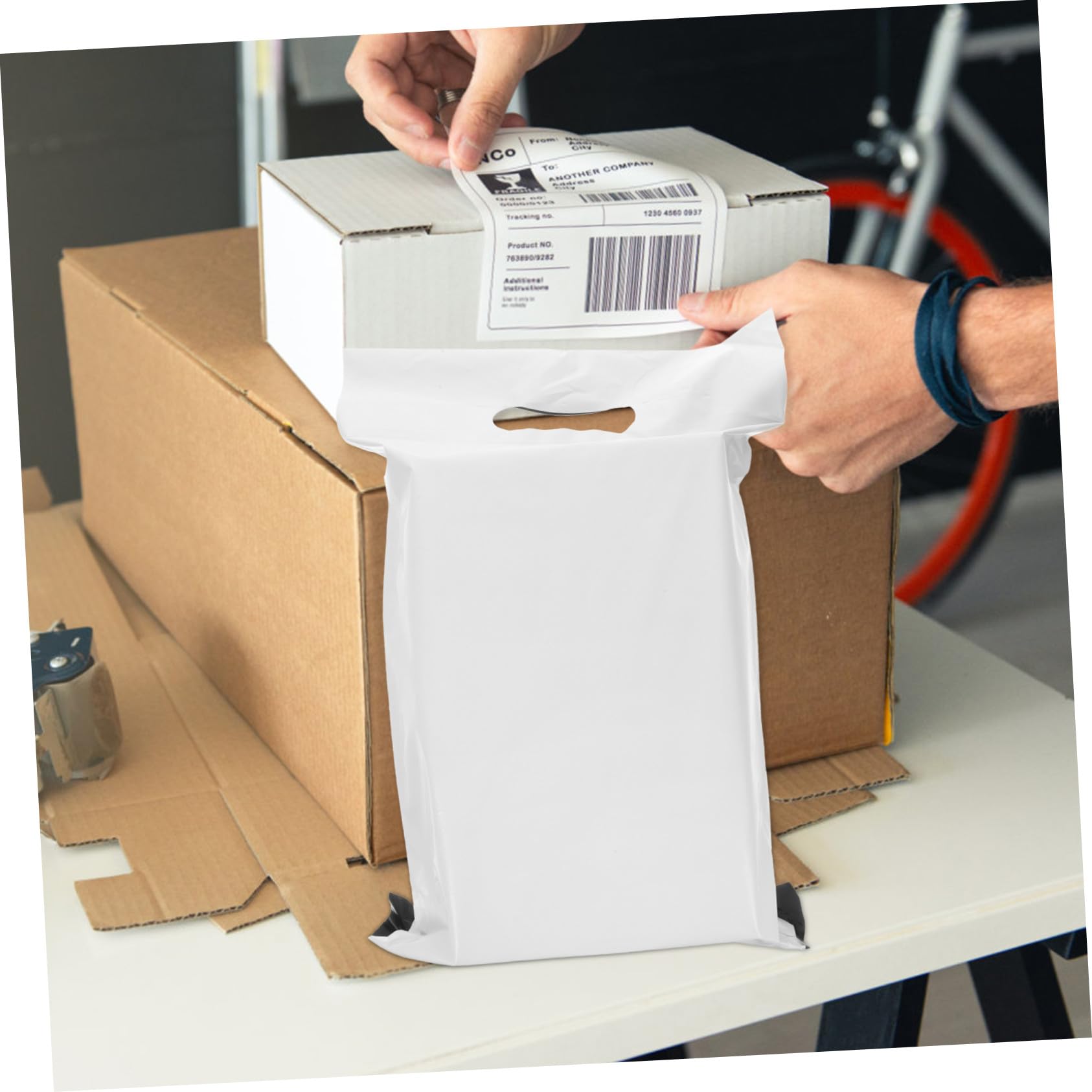 iplusmile 100pezzi Buste Per Spedizioni Aziendali in Pe Buste Per Spedizioni Di Abbigliamento Maniglie Materiali Per Spedizione Bordi Antideflagranti e Sigillatura Taglio Caldo Rinforzata