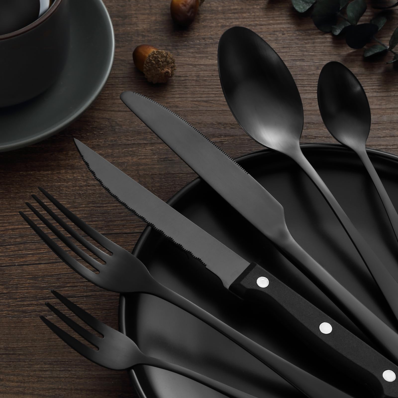 BEWOS 72-teiliges Schwarz Besteck set mit Steakmesser Service für 12, Premium-Edelstahl-Bestecksets für Haus & Küche, Hochwertiges Messer-Löffel-Gabel-Besteck-Set Hochglanzpoliert, Spülmaschinenfest