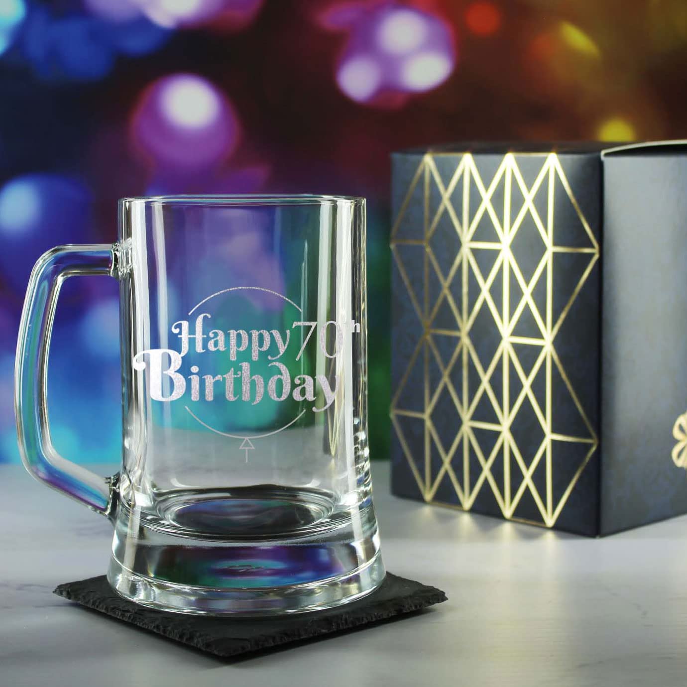 Verre à bière gravé pour 70e anniversaire, peut contenir une chope de 495 ml, boîte cadeau, motif ballon « Happy Birthday », cadeau pour lui ou elle, gravé au laser au Royaume-Uni