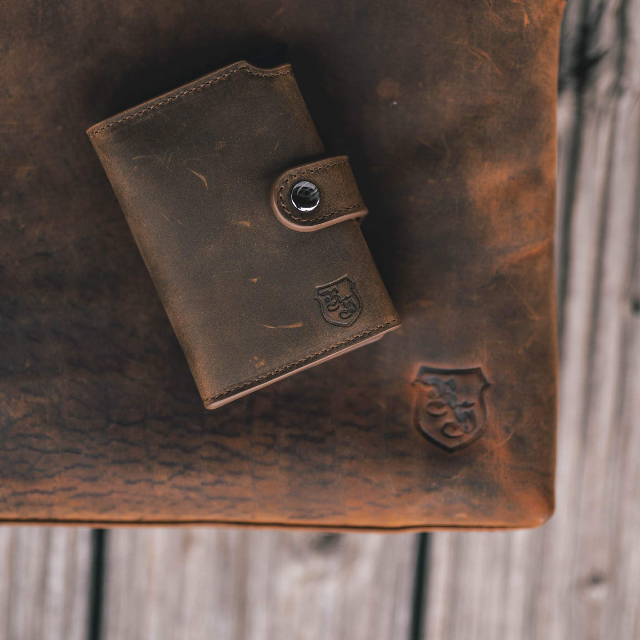 Slim Wallet aus Leder mit Münzfach & RFID Schutz - Mini Geldbörse Herren Kartenetui - Portmonee klein aus Echtleder - Geldbeutel für EC-Karten, Kreditkartenetui für 10 Karten, braun
