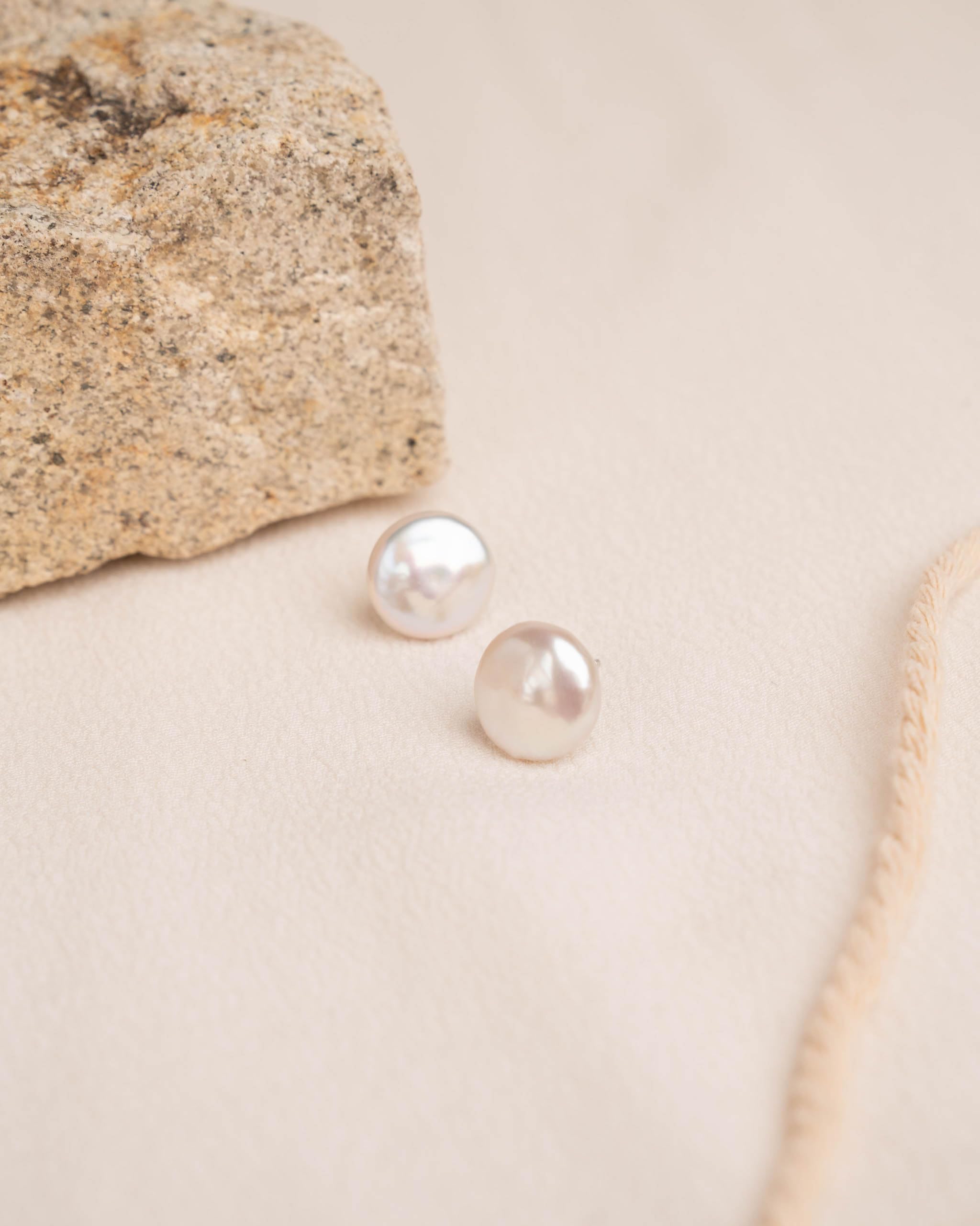 Perlenohrringe Damen Süßwasser Zuchtperle - Münzform - Secret & You - Perle Ohrstecker 925 Sterling Silber - Erhältlich in 11-12 mm, 12-13 mm und 13-14 mm