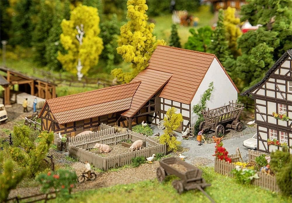 FallerFA 232371 Agricultural Building with Accessories