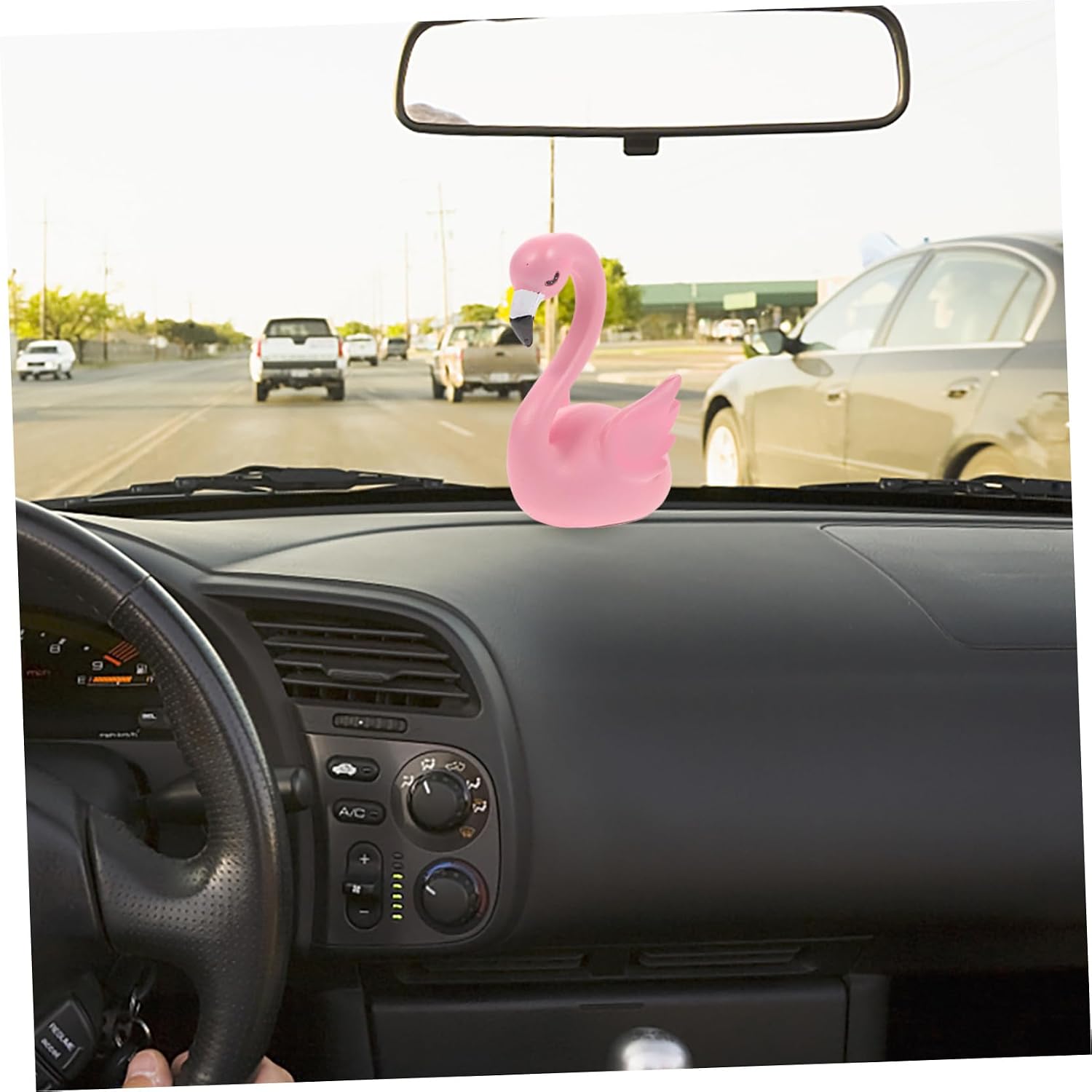 Car Decor Flamingo Ornament Love Pattern Creative Blinking Eyes and Tightened Wings for Interior Decoration Cars Offices and Bedrooms Pink