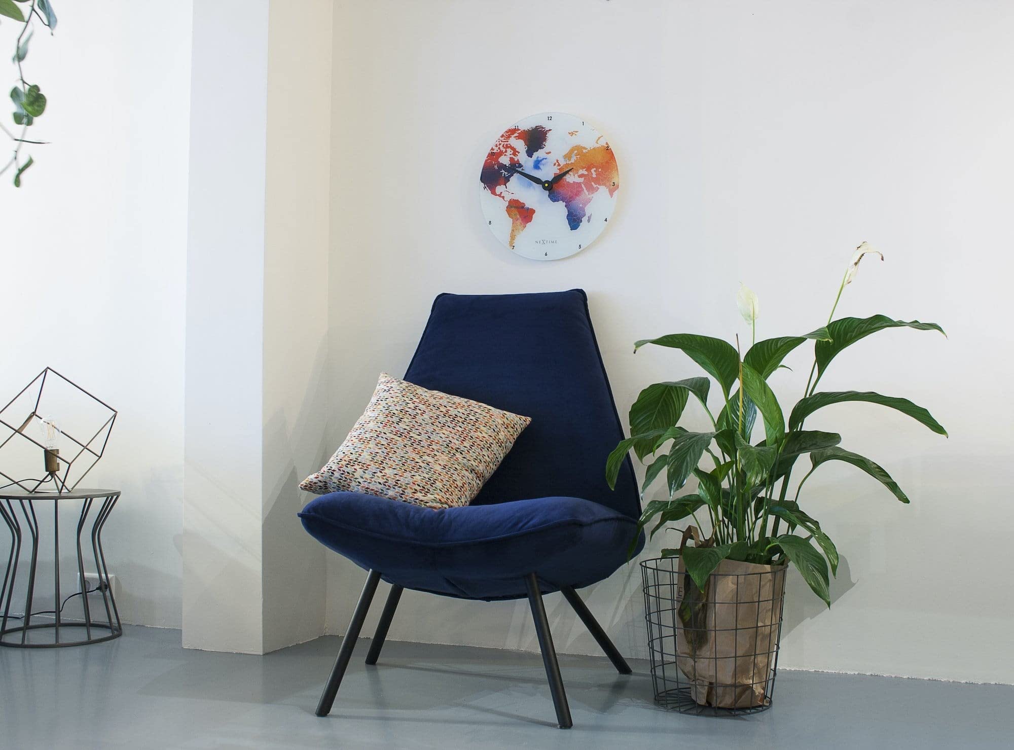 希少! NeXTime カラフル壁掛け時計　デザイナー家具　インテリア Amazon.co.jp: NexTime 壁掛け時計 マルチカラー 43 : ホーム＆キッチン